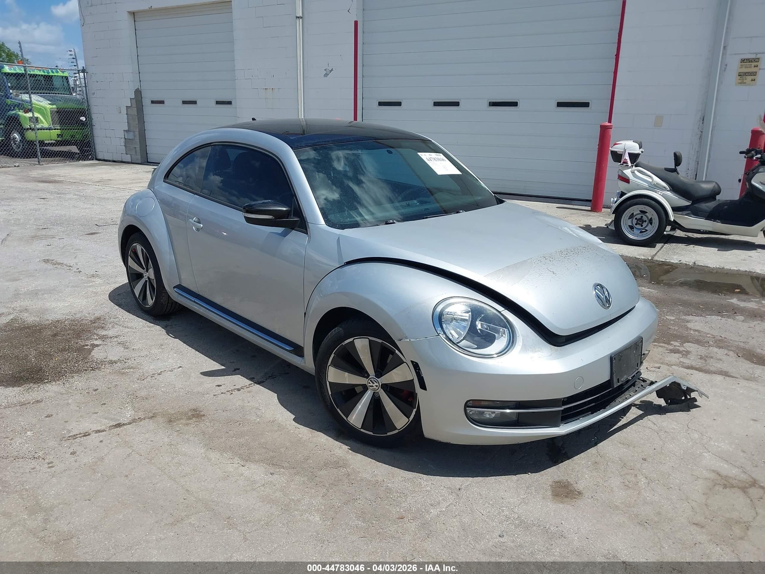 2012 Volkswagen Beetle 2.0t Turbo Silver vin: 3VWVA7AT4CM626010