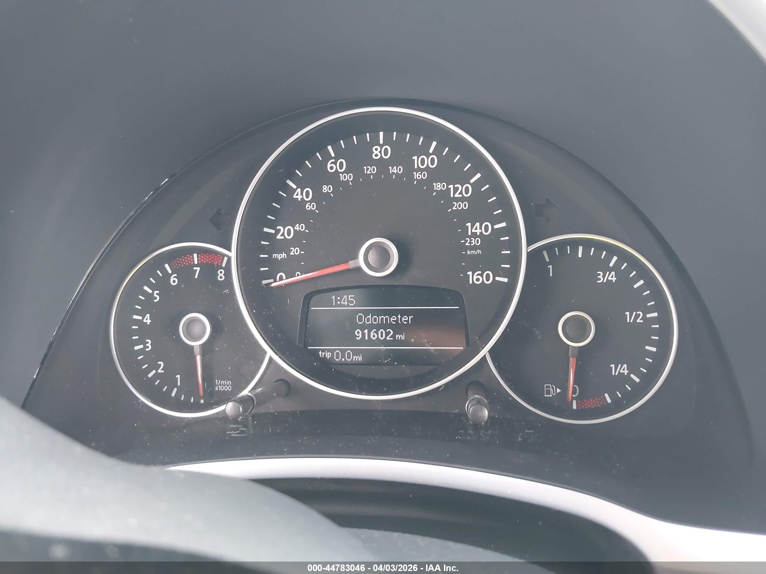 2012 Volkswagen Beetle 2.0t Turbo Серебряный vin: 3VWVA7AT4CM626010
