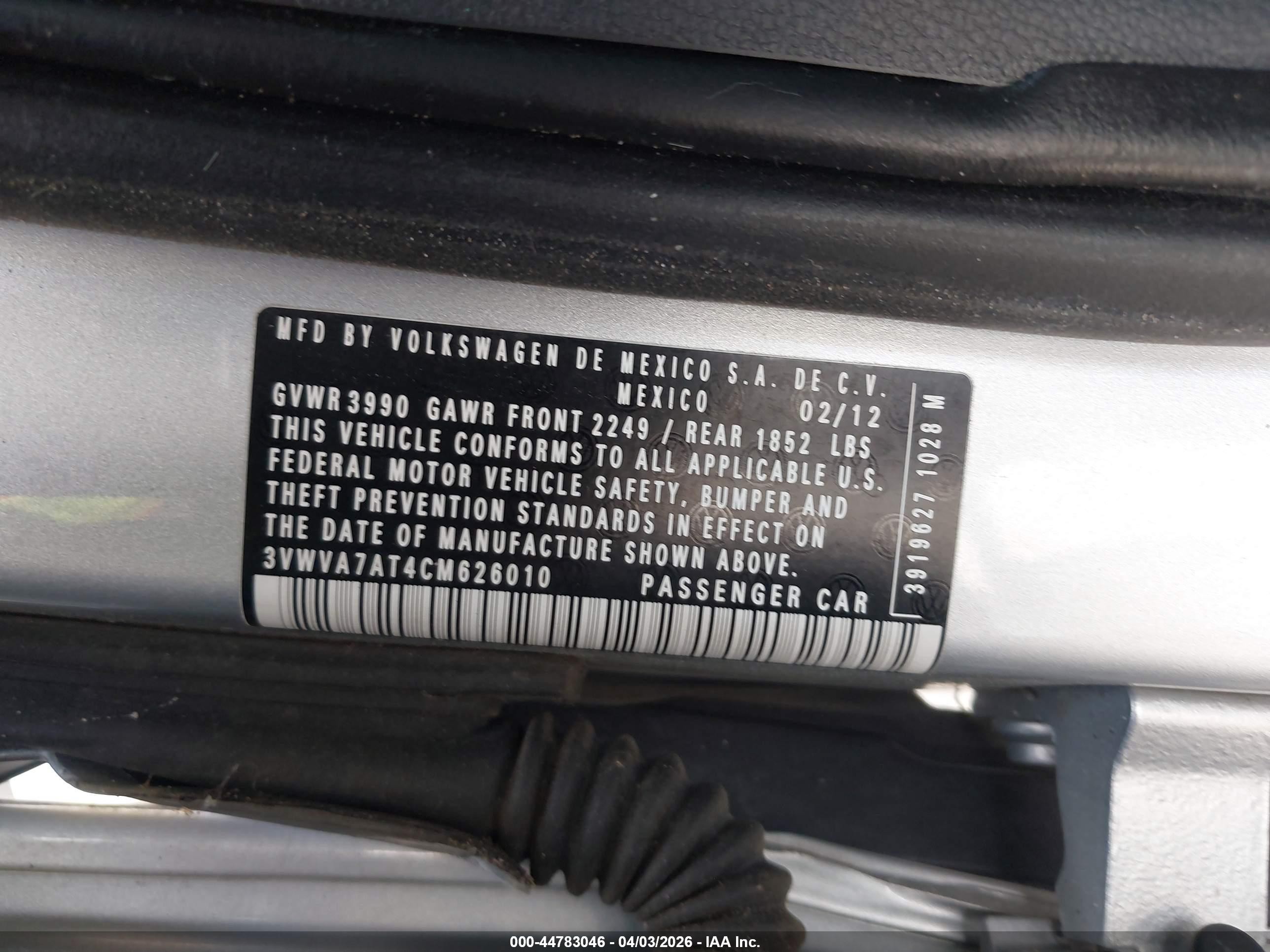 2012 Volkswagen Beetle 2.0t Turbo Серебряный vin: 3VWVA7AT4CM626010
