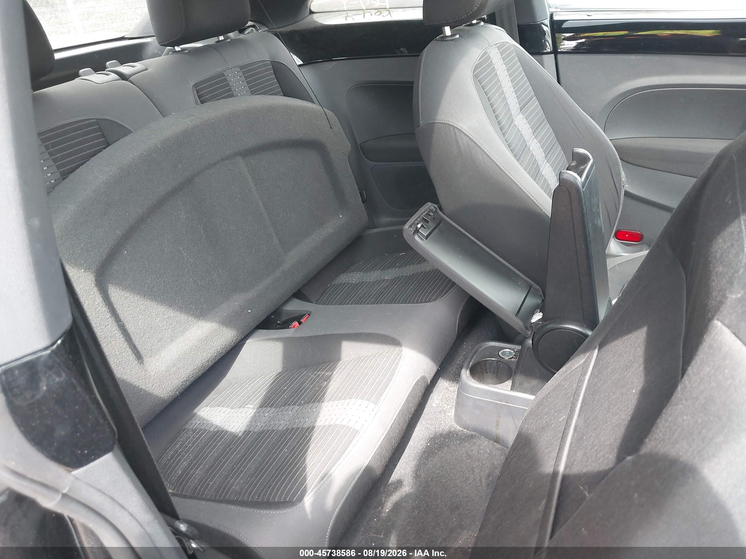 2012 Volkswagen Beetle 2.0t Turbo Black vin: 3VWVA7AT5CM610348