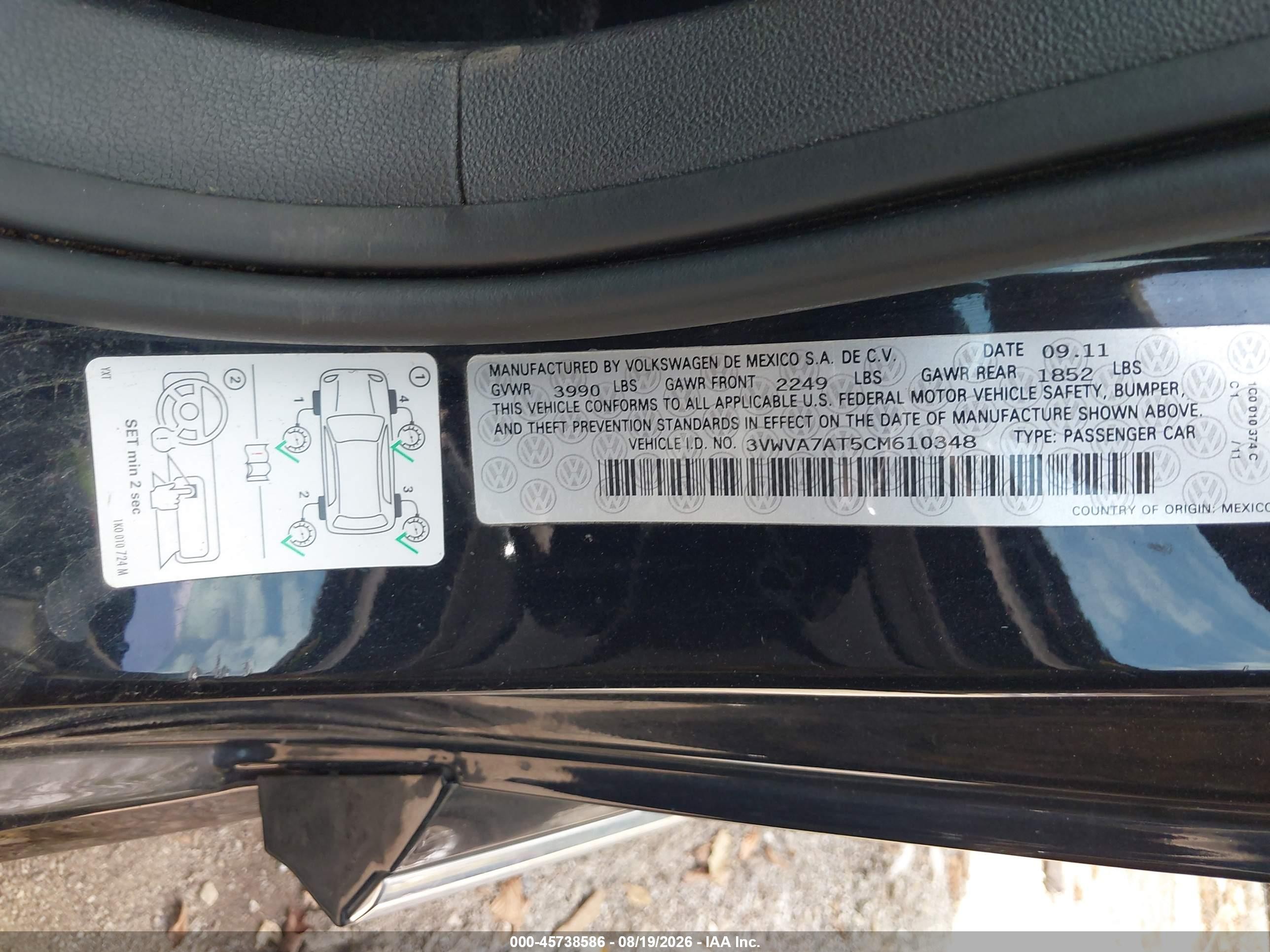 2012 Volkswagen Beetle 2.0t Turbo Black vin: 3VWVA7AT5CM610348