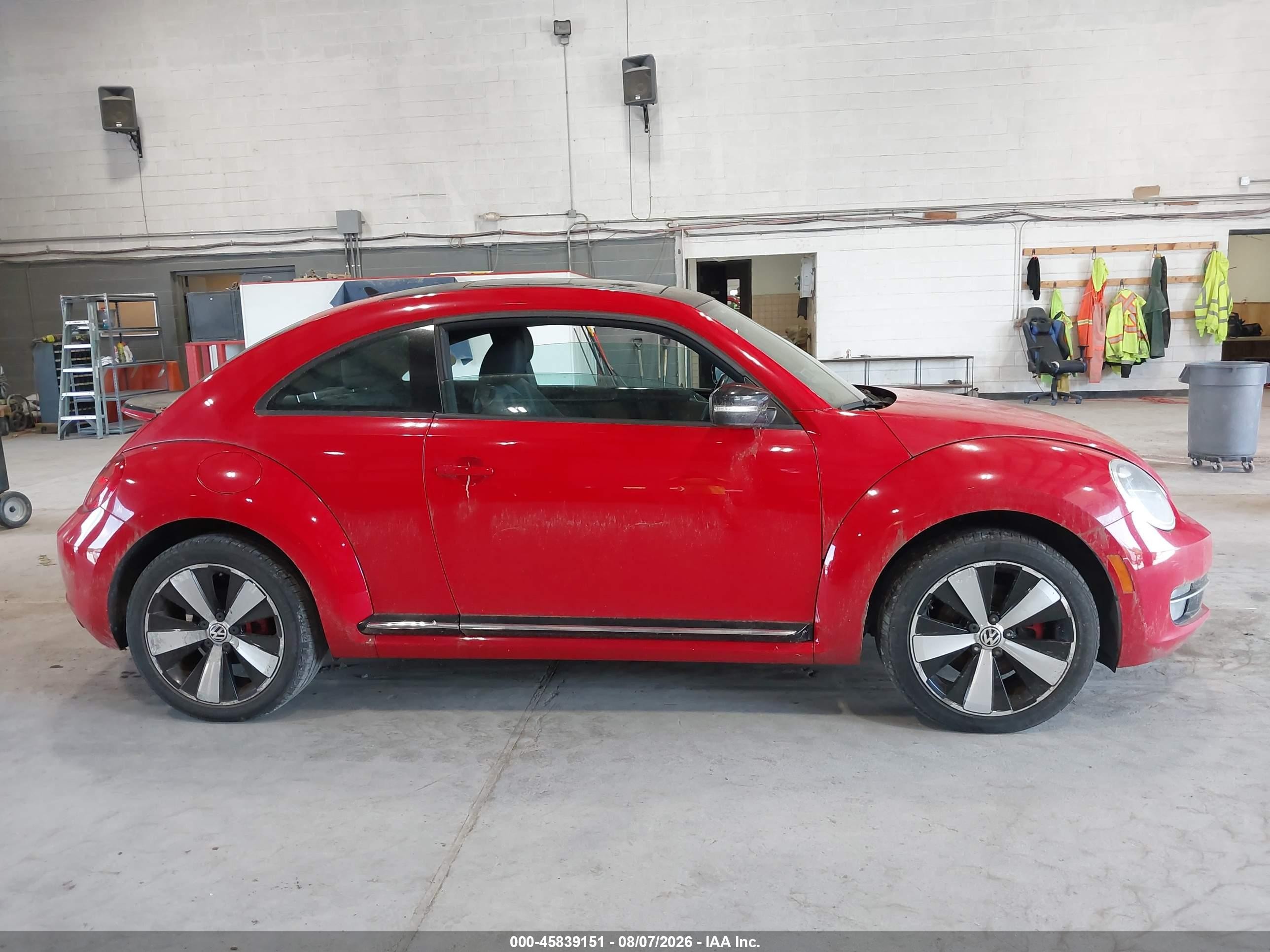 2013 Volkswagen Beetle 2.0t Turbo Red vin: 3VWVA7AT6DM609520