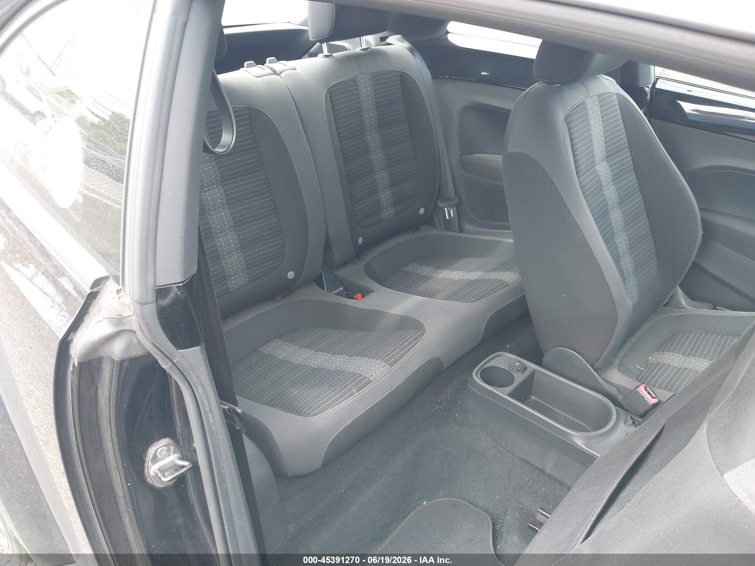 2012 Volkswagen Beetle 2.0t Turbo Launch Edition Black vin: 3VWVA7AT8CM605564