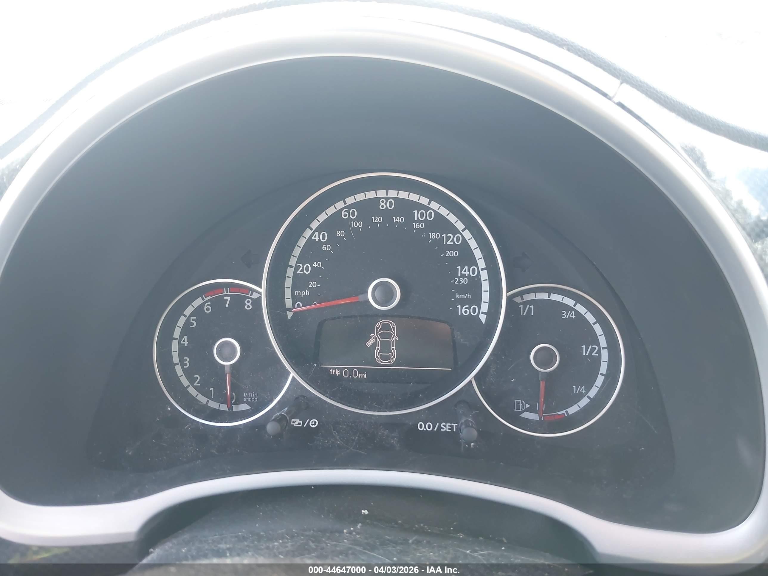 2013 Volkswagen Beetle 2.0t Turbo Silver vin: 3VWVA7ATXDM611884