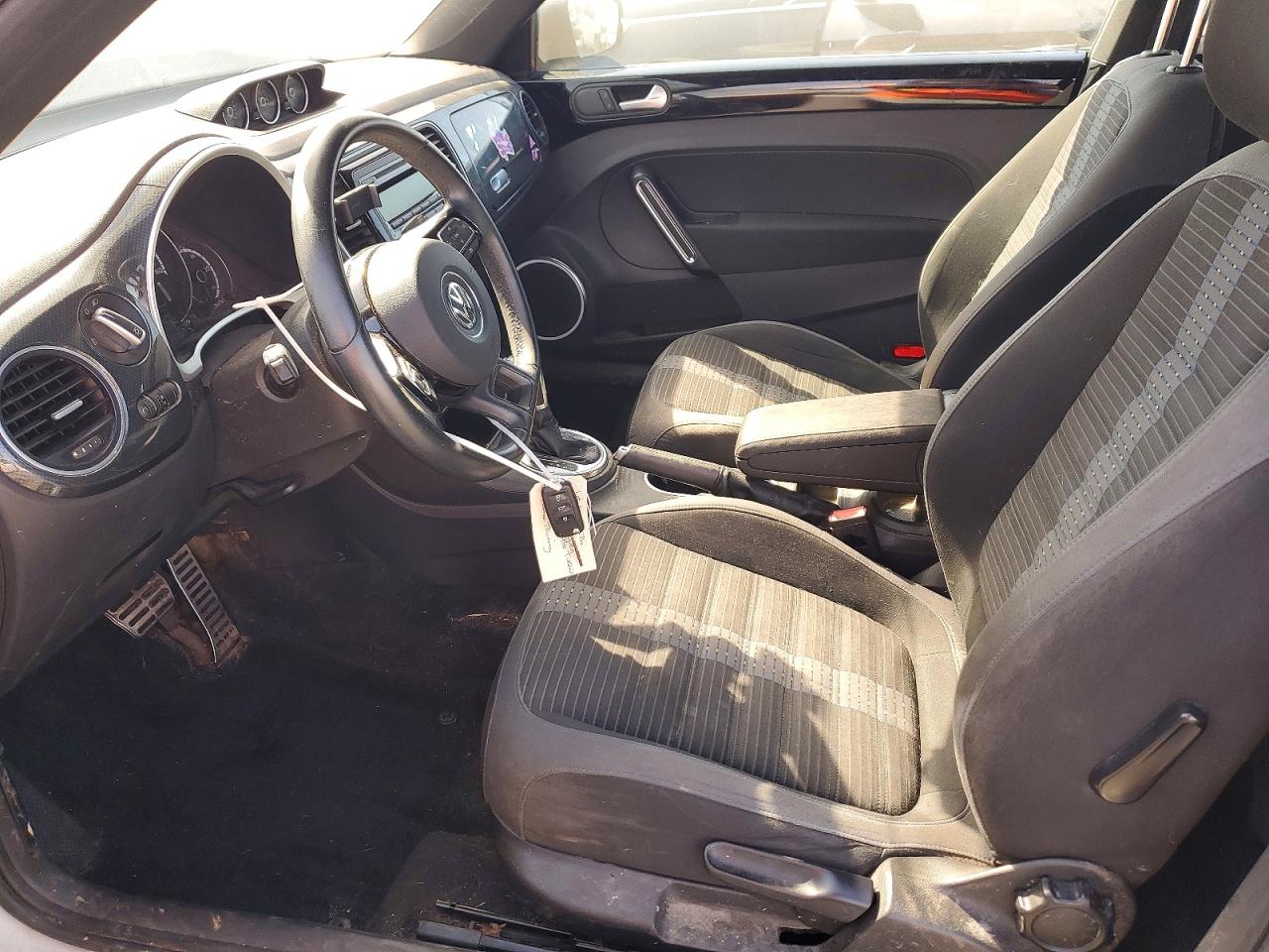 2014 Volkswagen Beetle Turbo White vin: 3VWVS7AT7EM600789