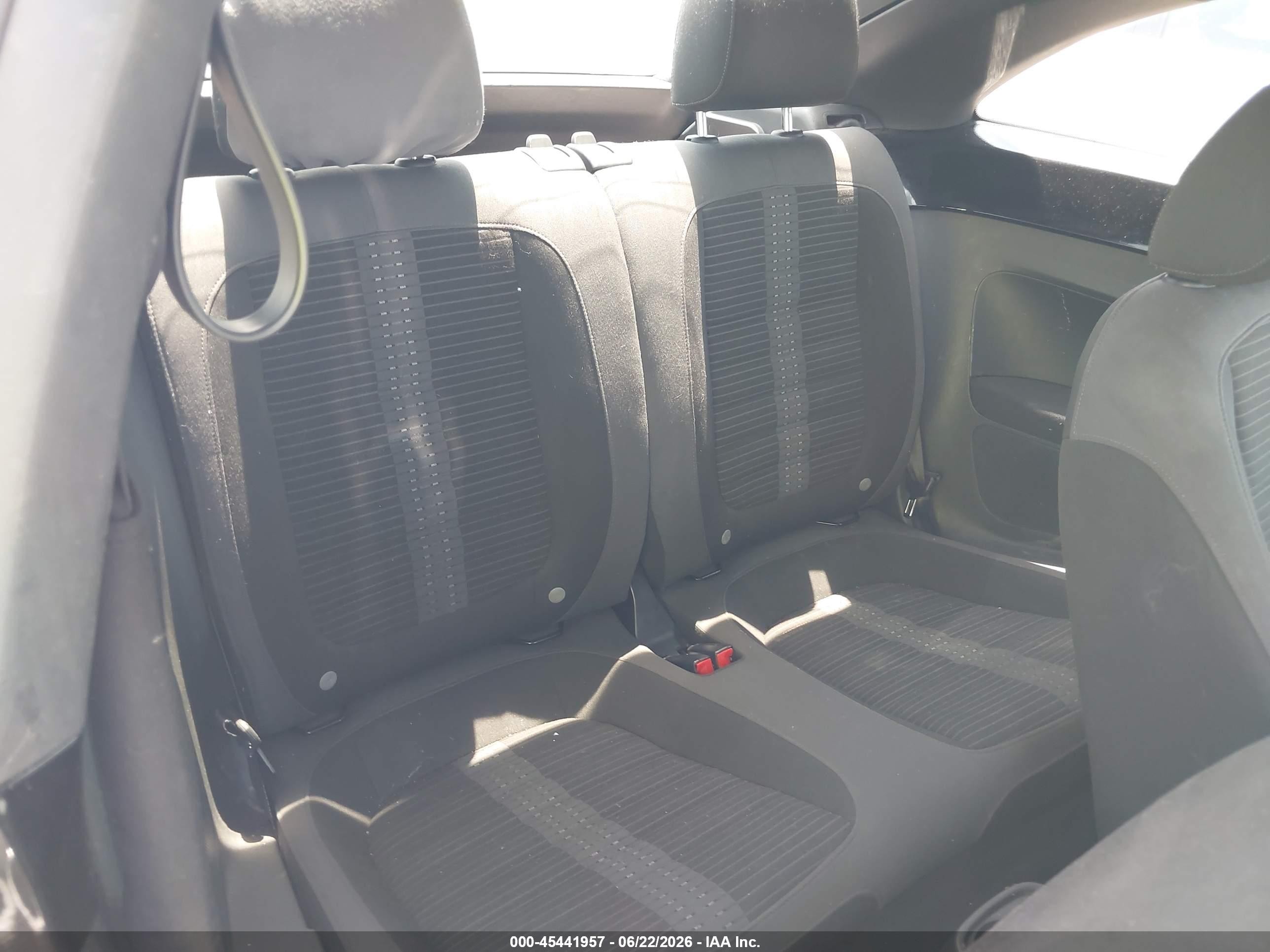 2014 Volkswagen Beetle 2.0t R-line Gray vin: 3VWVS7ATXEM631308