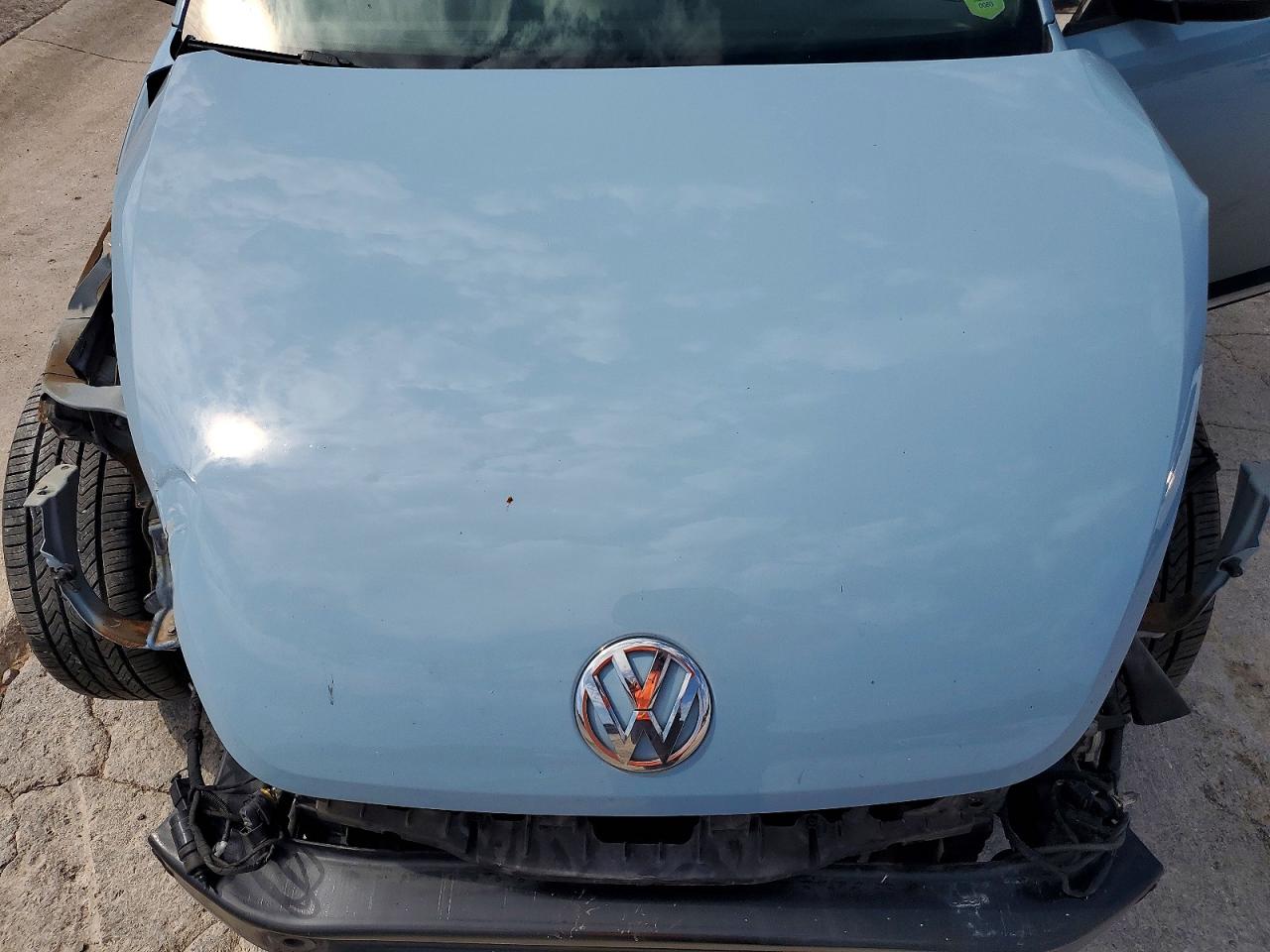2014 Volkswagen Beetle R-line Blue vin: 3VWVT7AT0EM665450