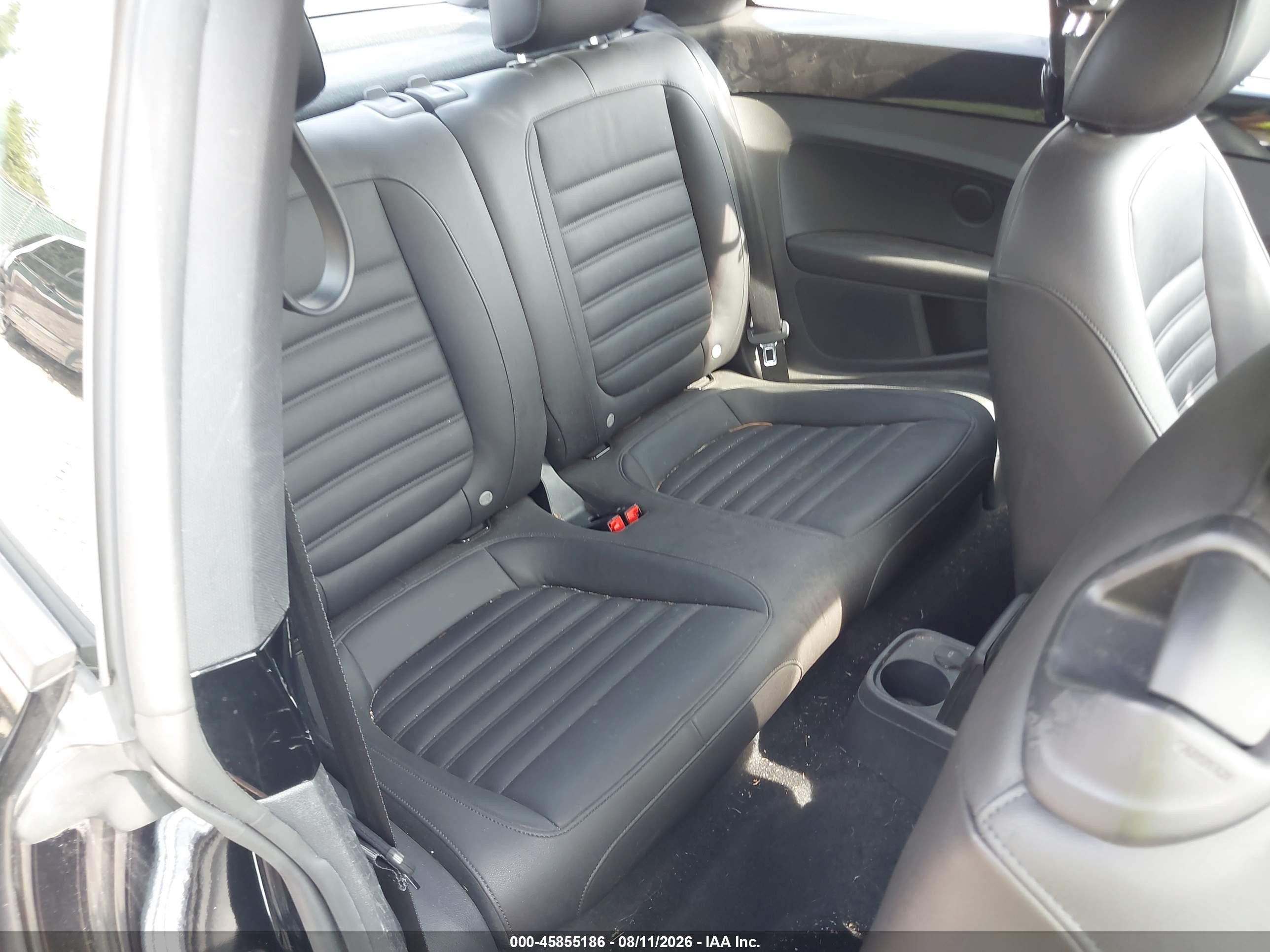 2014 Volkswagen Beetle 2.0t R-line Черный vin: 3VWVT7AT1EM630187