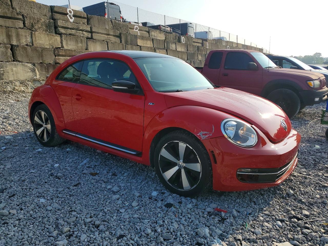 2015 Volkswagen Beetle R-line Red vin: 3VWVT7AT2FM646240
