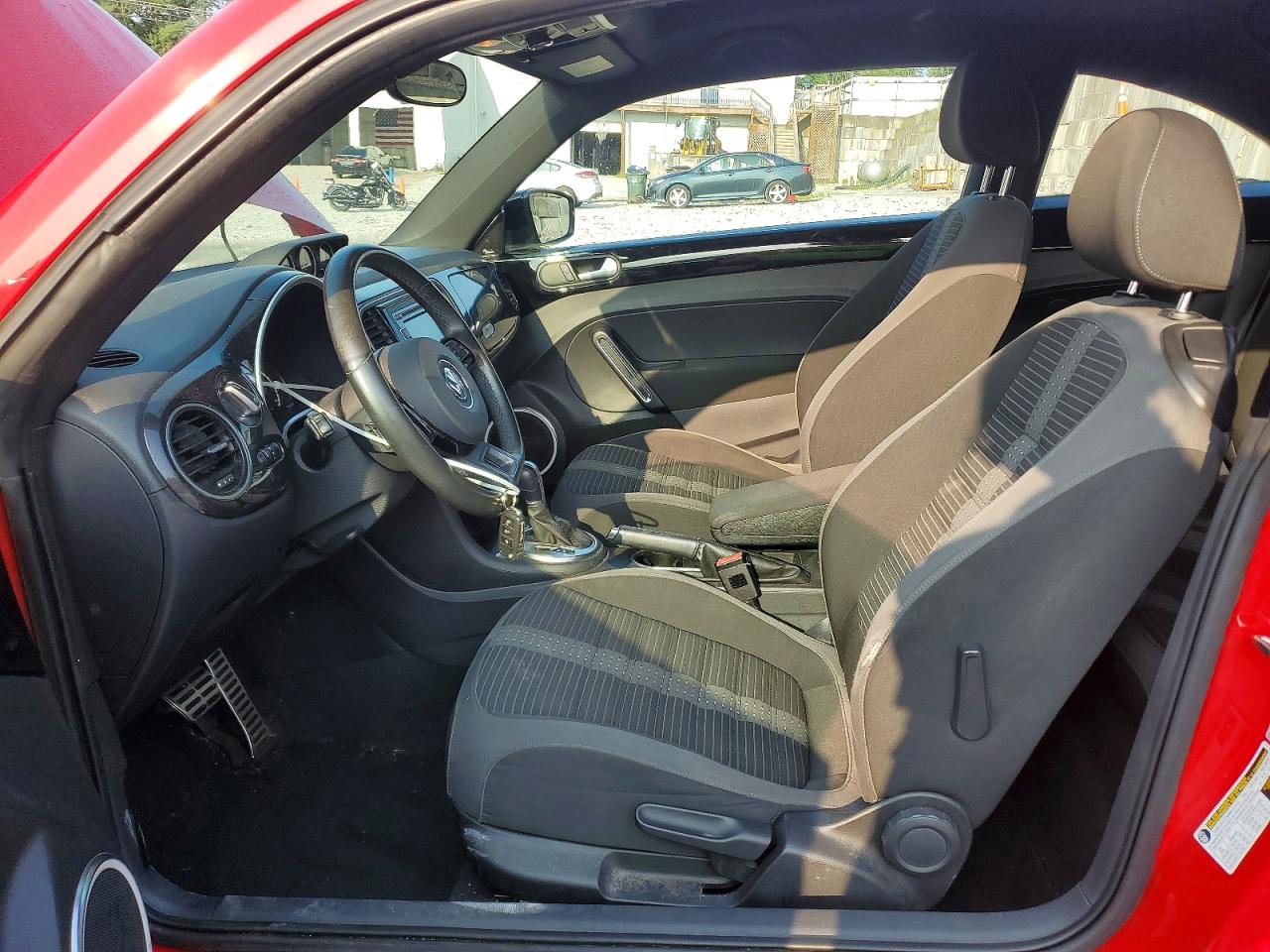 2015 Volkswagen Beetle R-line Red vin: 3VWVT7AT2FM646240
