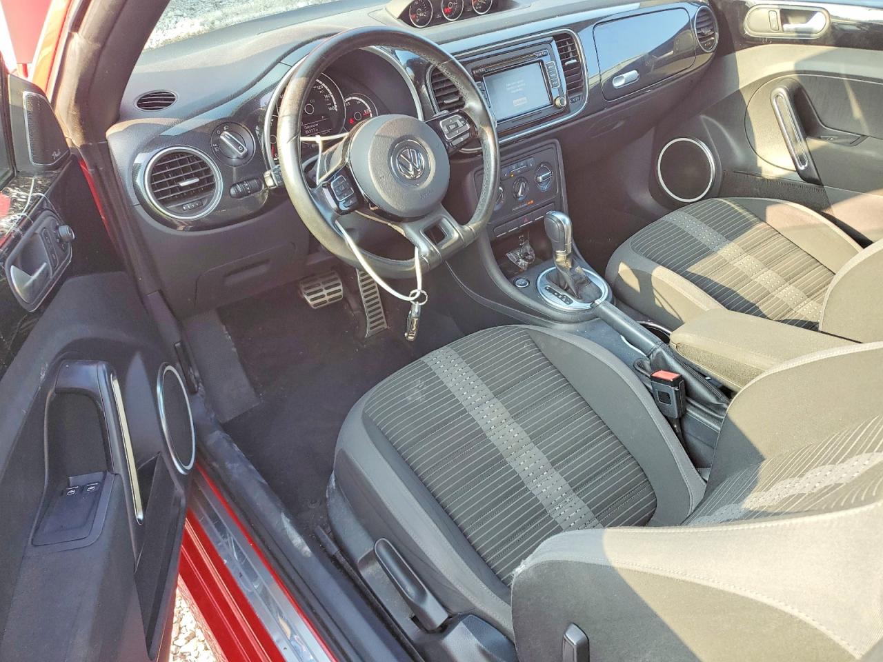 2015 Volkswagen Beetle R-line Red vin: 3VWVT7AT2FM646240