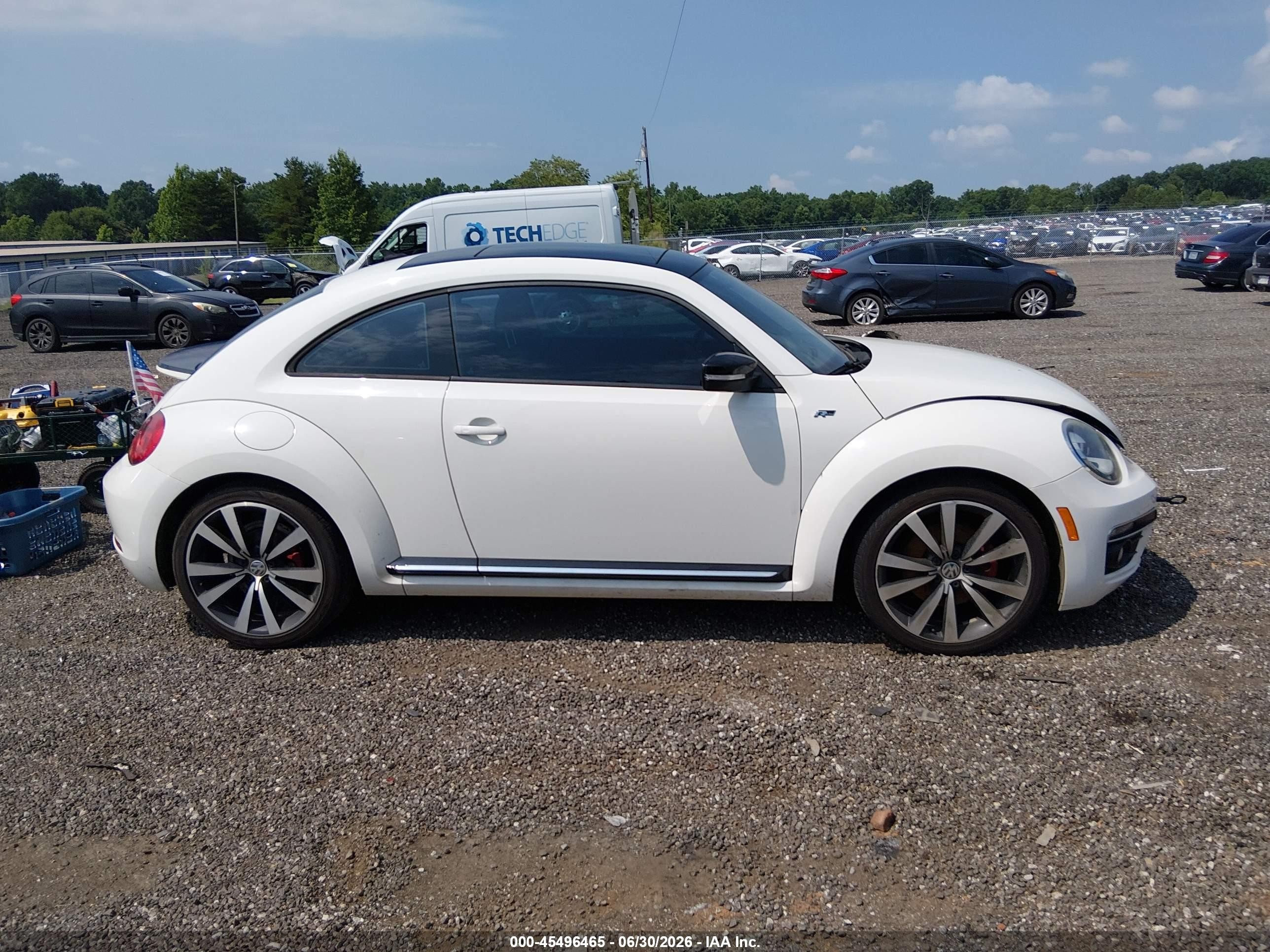 2013 Volkswagen Beetle R-line White vin: 3VWVT7AT3DM679731