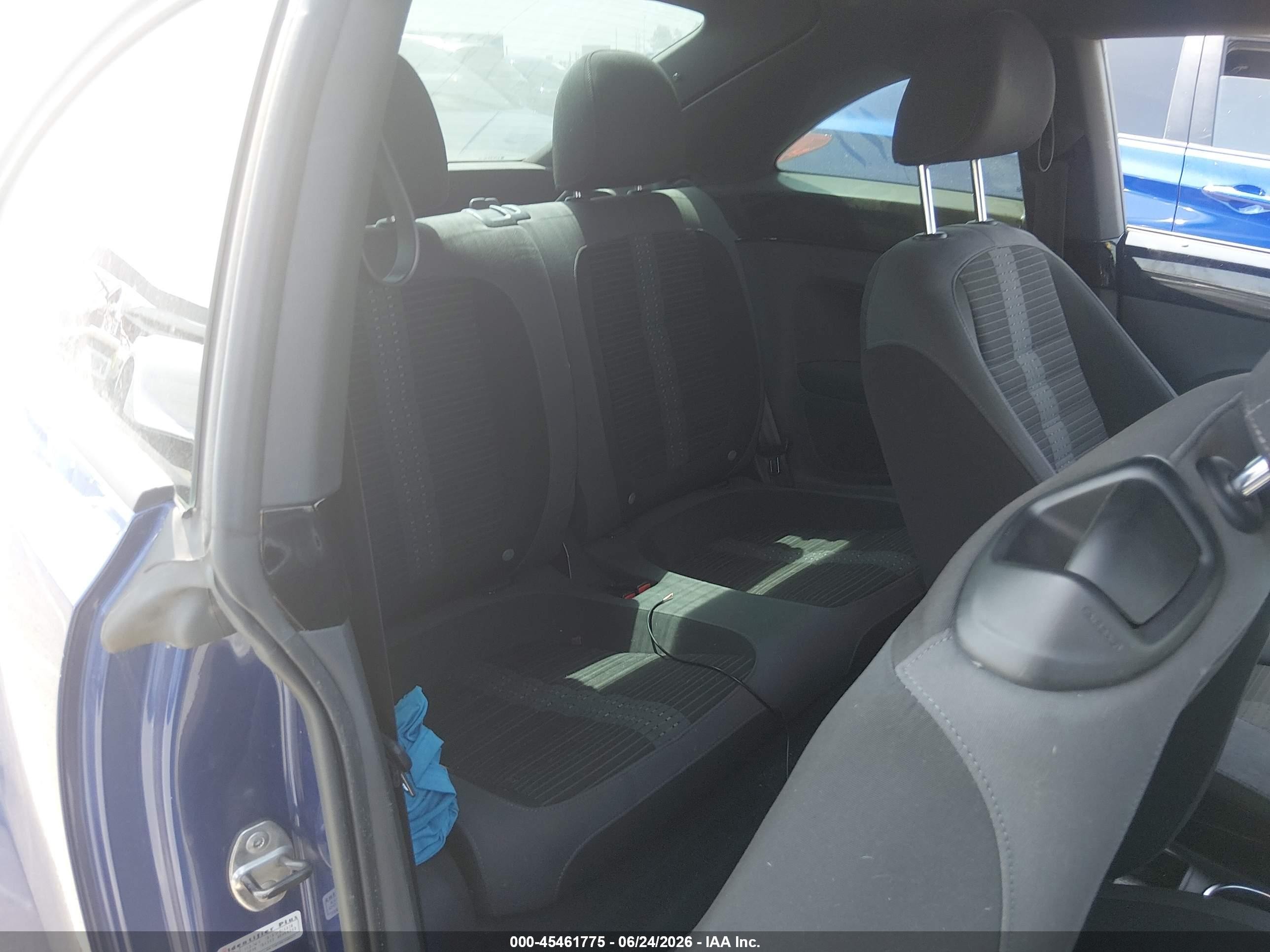2014 Volkswagen Beetle 2.0t R-line Blue vin: 3VWVT7AT4EM609639