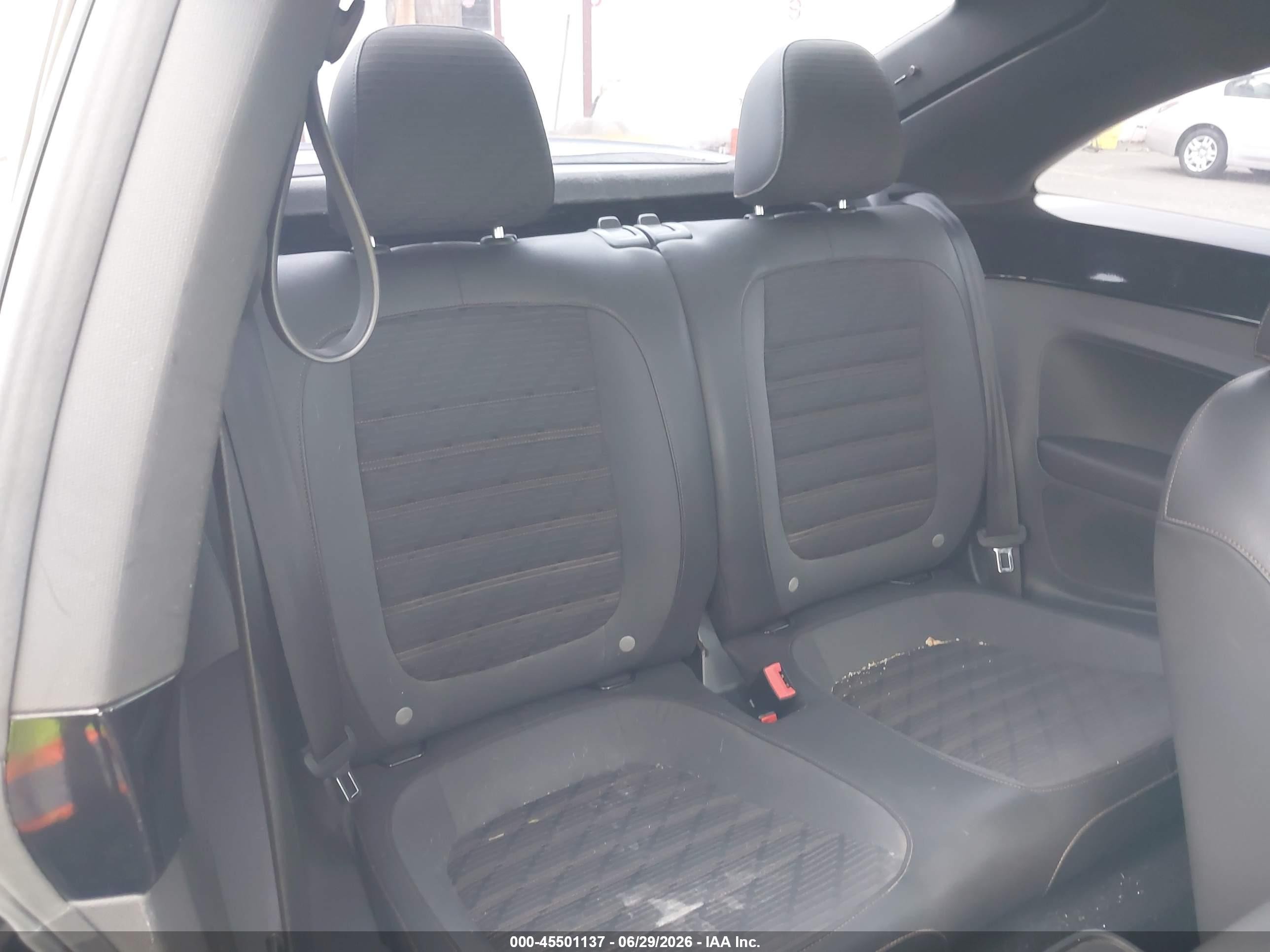 2013 Volkswagen Beetle 2.0t Fender Edition Black vin: 3VWVT7AT6DM680713