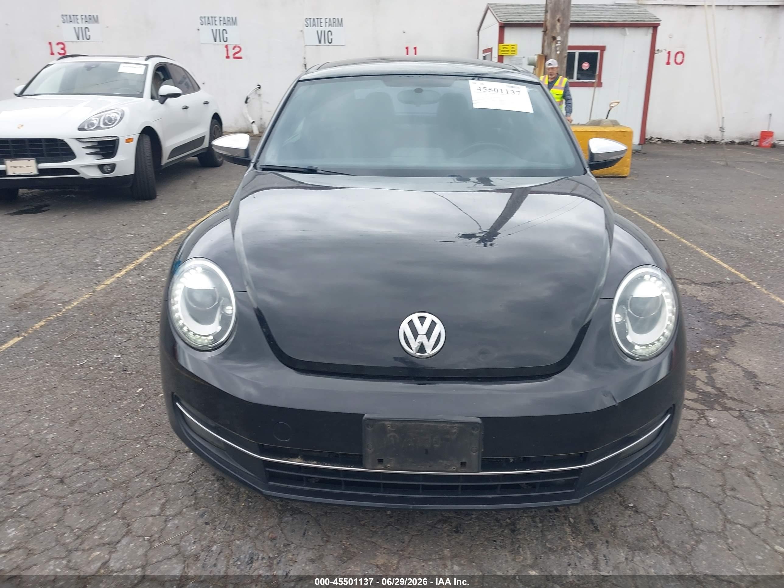 2013 Volkswagen Beetle 2.0t Fender Edition Black vin: 3VWVT7AT6DM680713