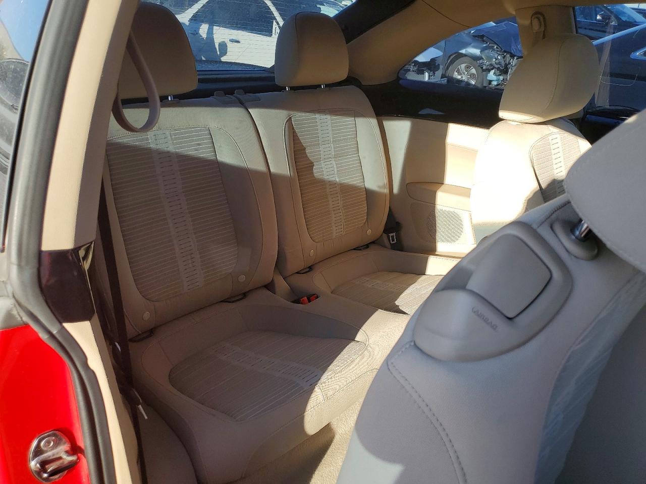 2014 Volkswagen Beetle Turbo Red vin: 3VWVT7AT6EM603552