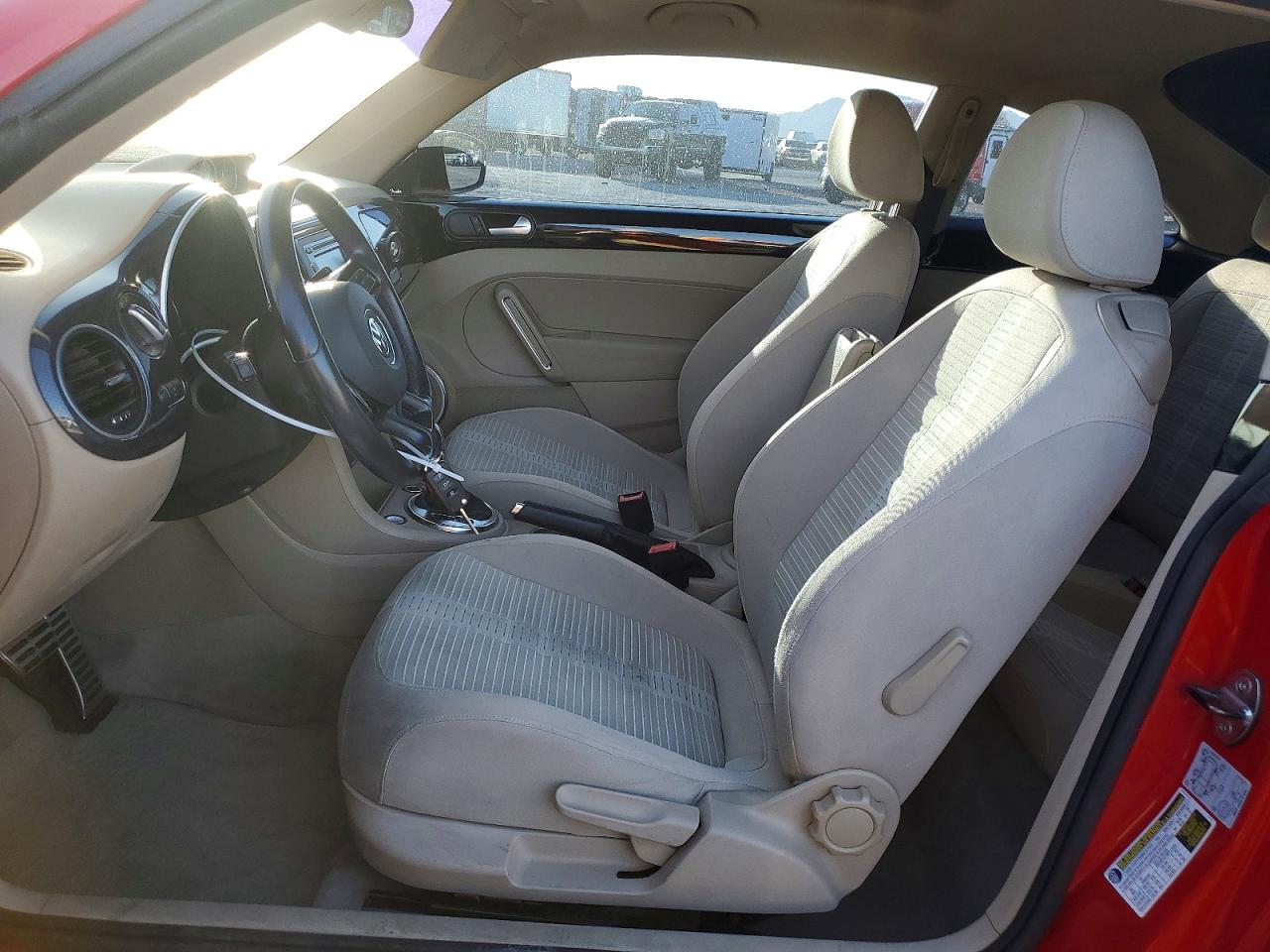 2014 Volkswagen Beetle Turbo Red vin: 3VWVT7AT6EM603552