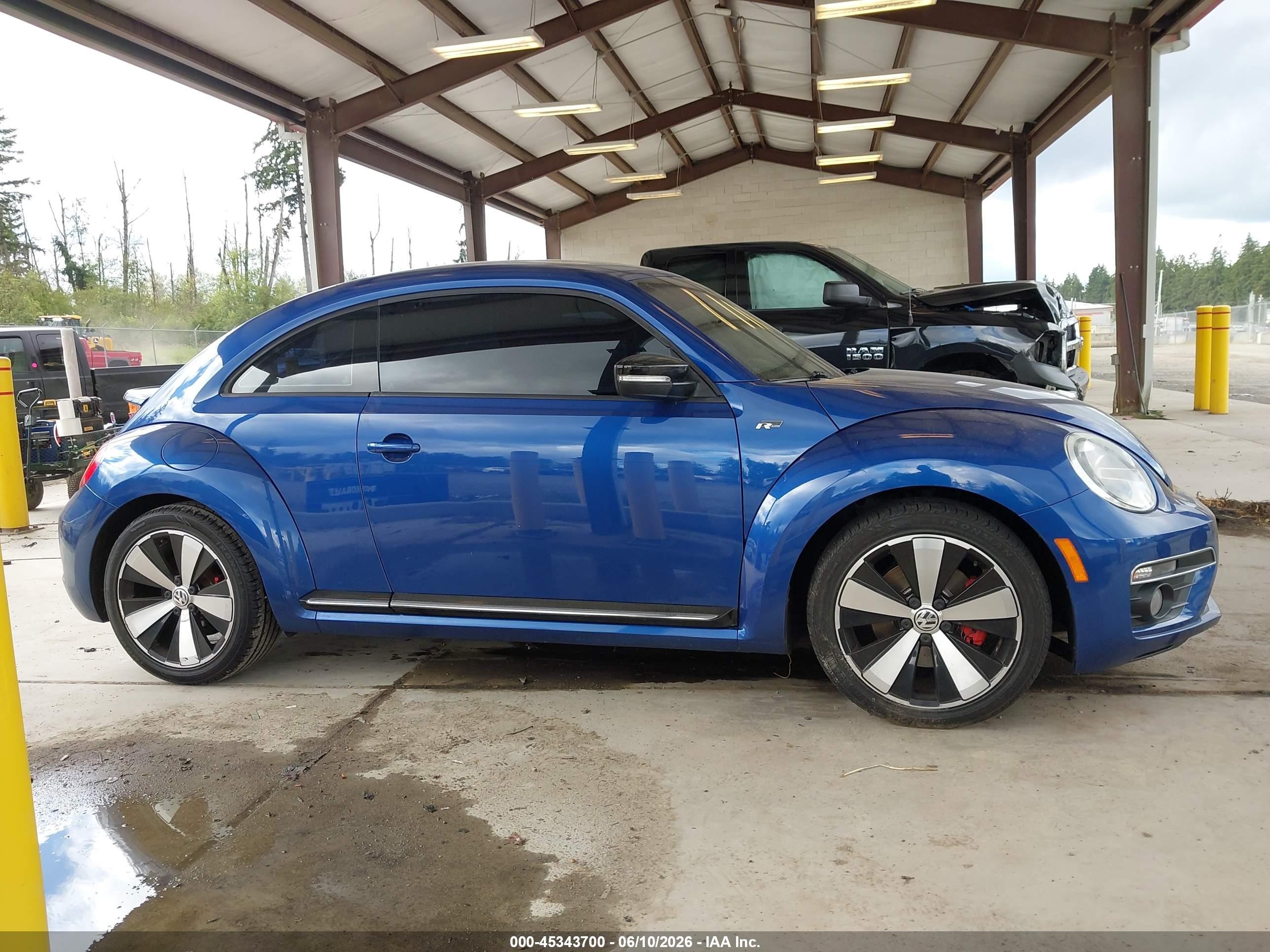2014 Volkswagen Beetle 2.0t R-line Blue vin: 3VWVT7AT8EM663882