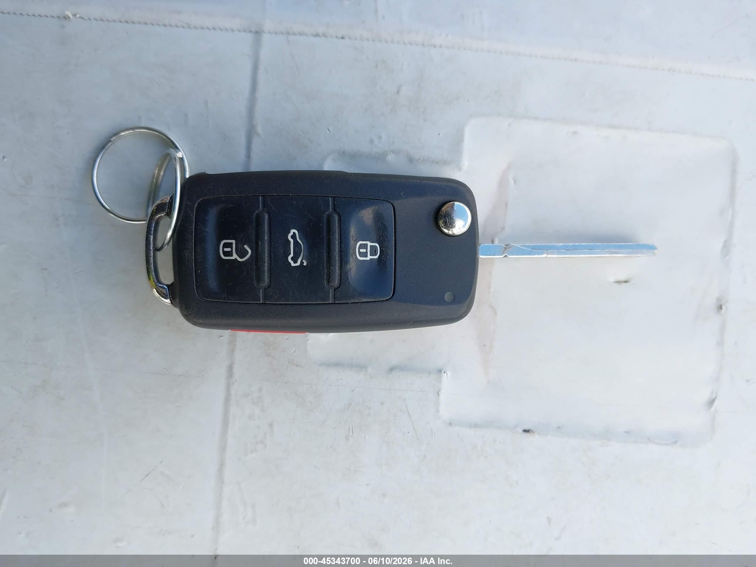 2014 Volkswagen Beetle 2.0t R-line Blue vin: 3VWVT7AT8EM663882