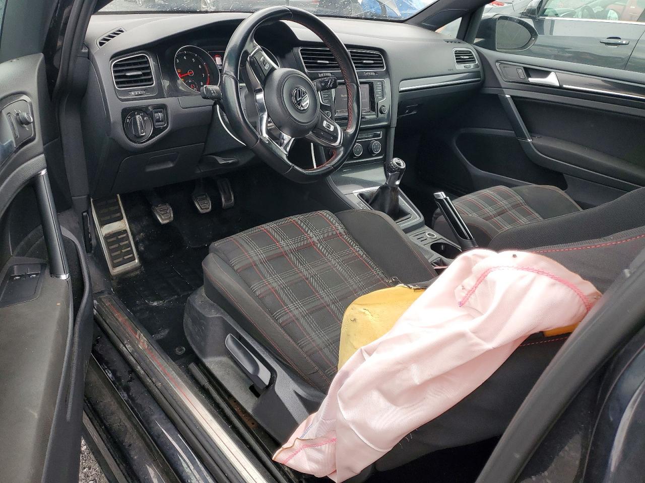 2015 Volkswagen Gti Черный vin: 3VWYT7AU0FM059296