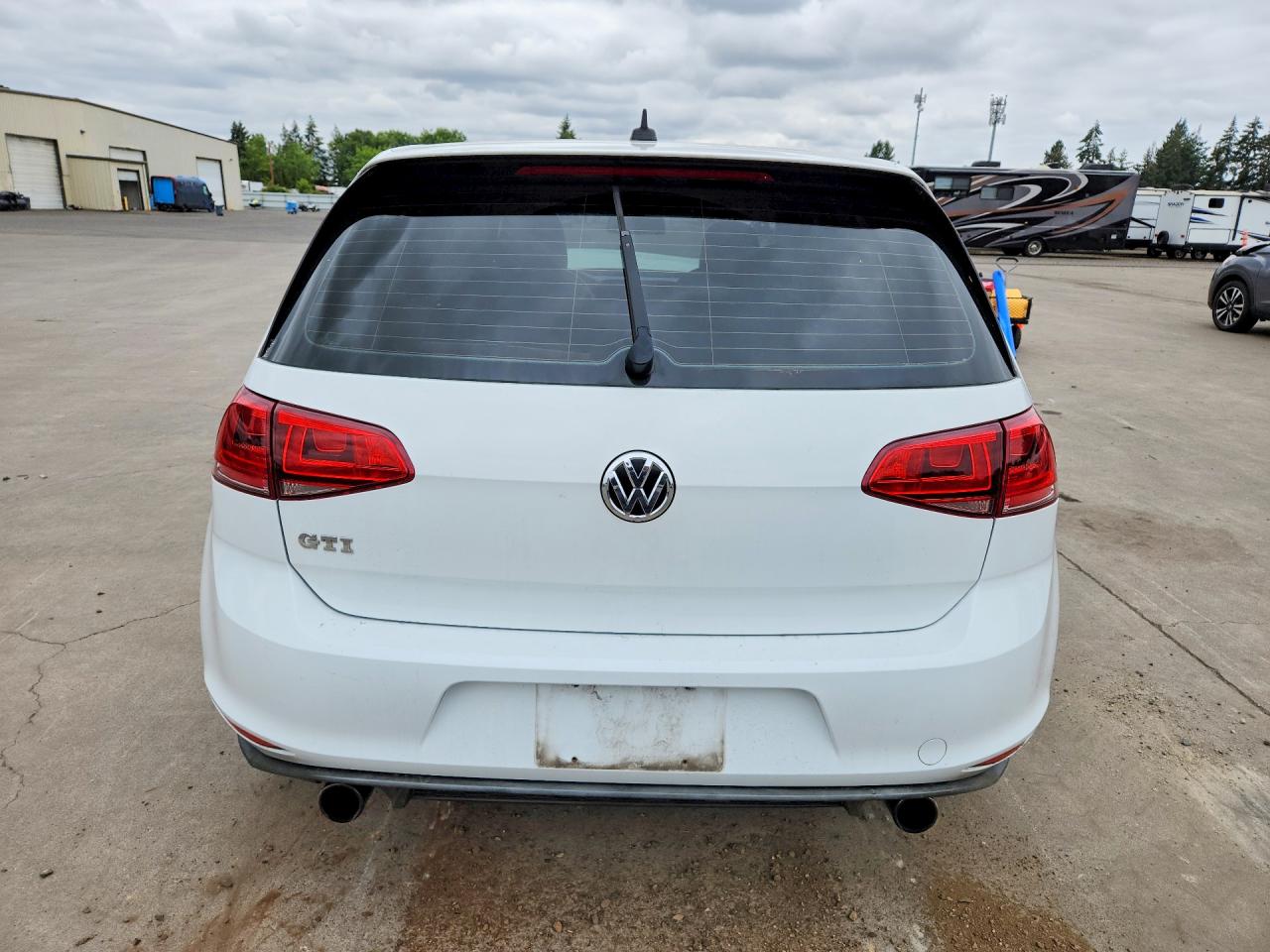 2015 Volkswagen Gti White vin: 3VWYT7AU2FM052690