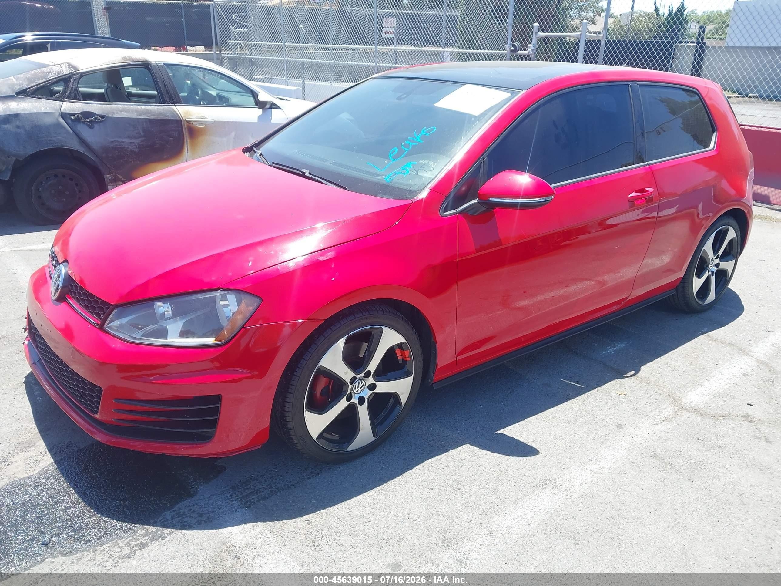 2015 Volkswagen Golf Gti 2.0t Se 2-door Red vin: 3VWYT7AU9FM051102