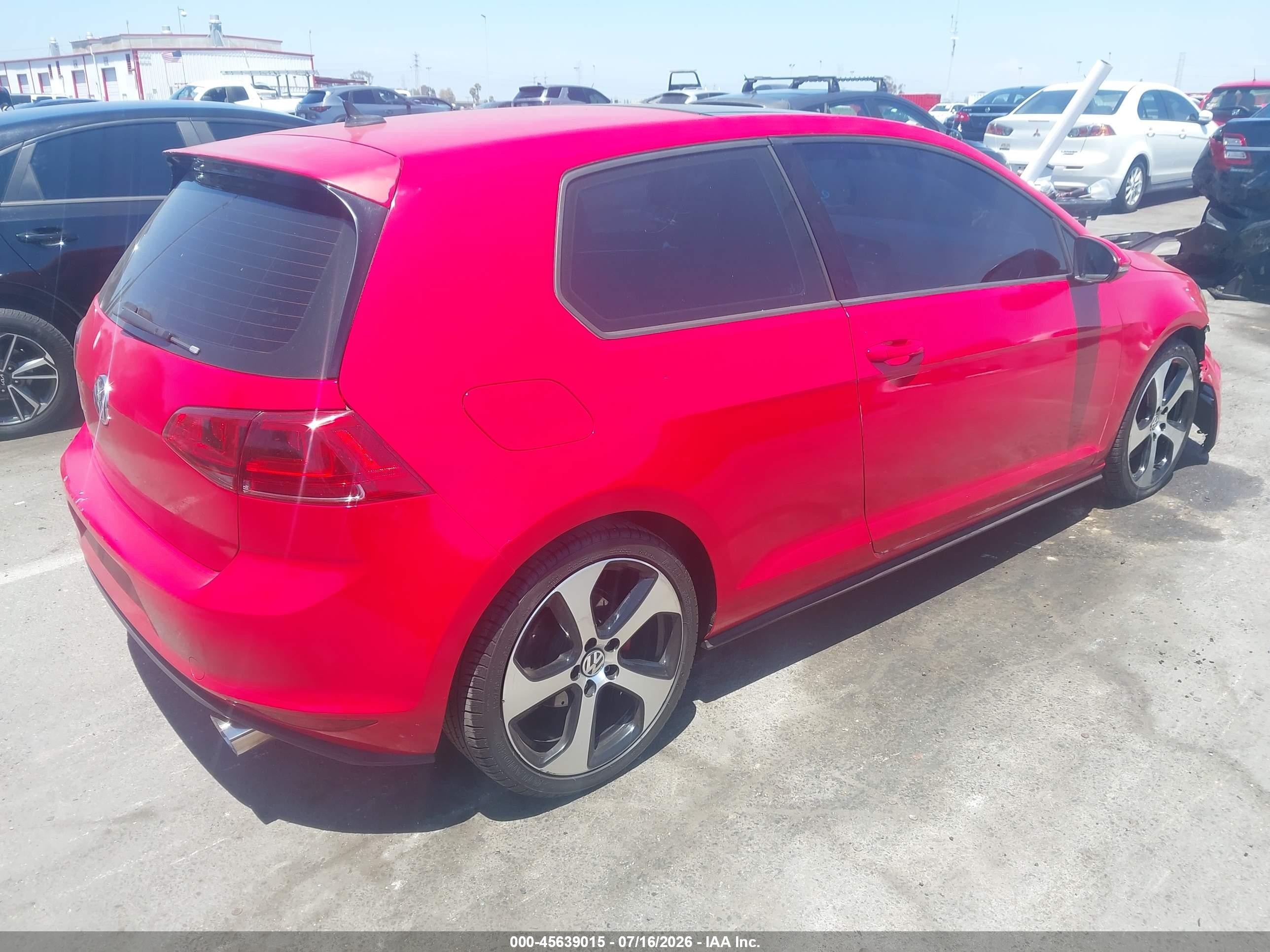 2015 Volkswagen Golf Gti 2.0t Se 2-door Red vin: 3VWYT7AU9FM051102