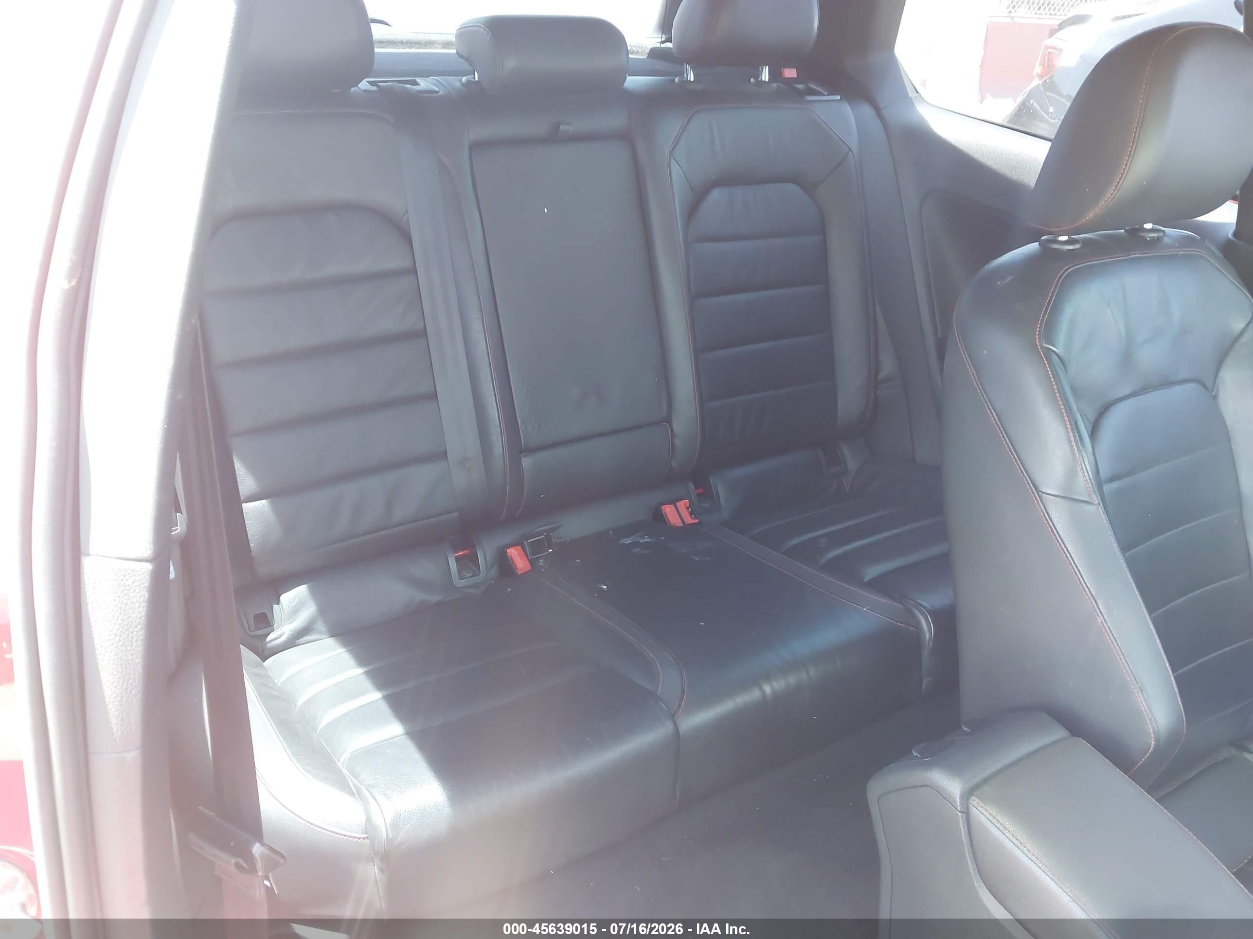 2015 Volkswagen Golf Gti 2.0t Se 2-door Red vin: 3VWYT7AU9FM051102