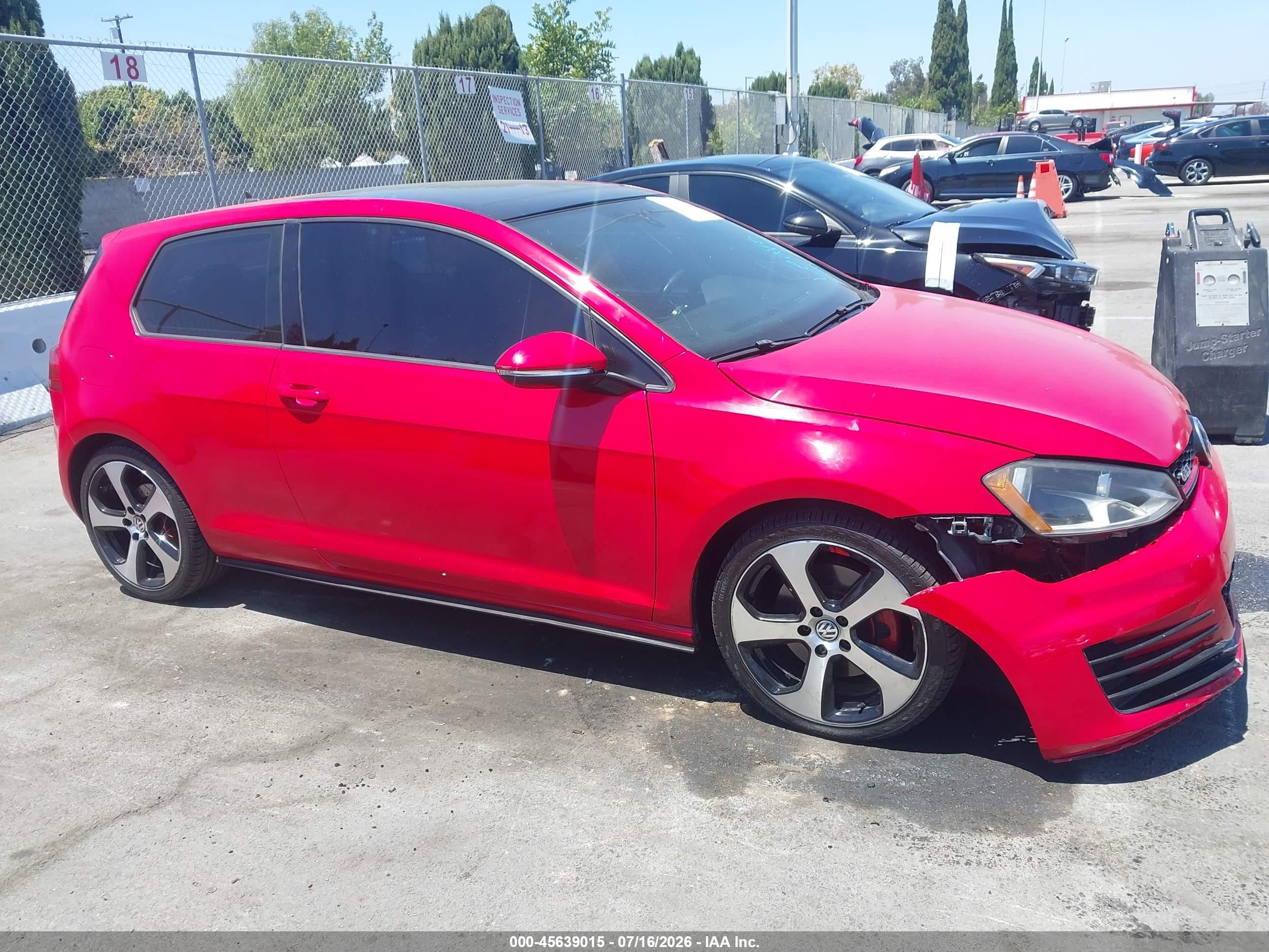 2015 Volkswagen Golf Gti 2.0t Se 2-door Red vin: 3VWYT7AU9FM051102
