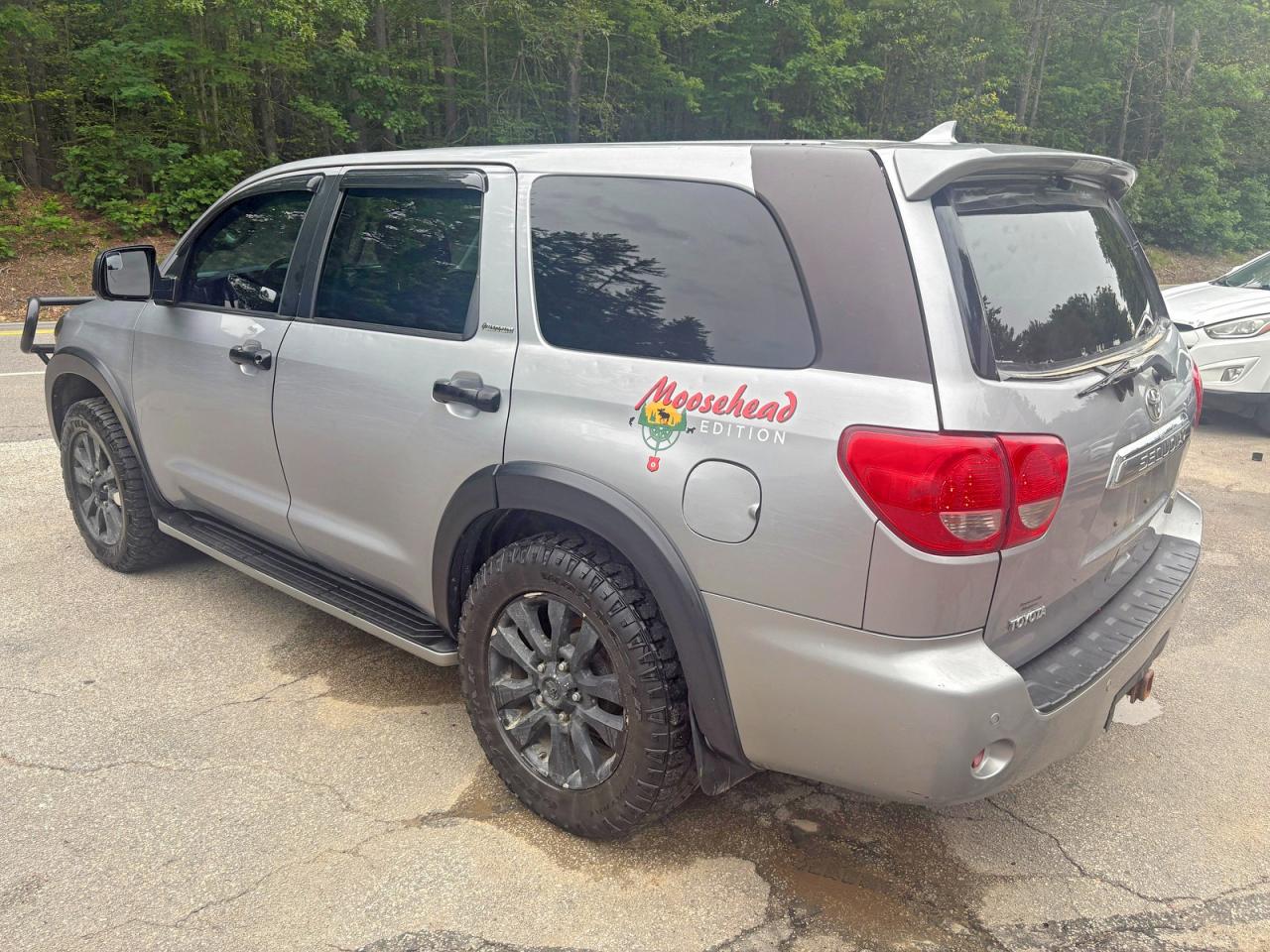 2010 Toyota Sequoia Platinum Gray vin: 5TDDY5G13AS028752