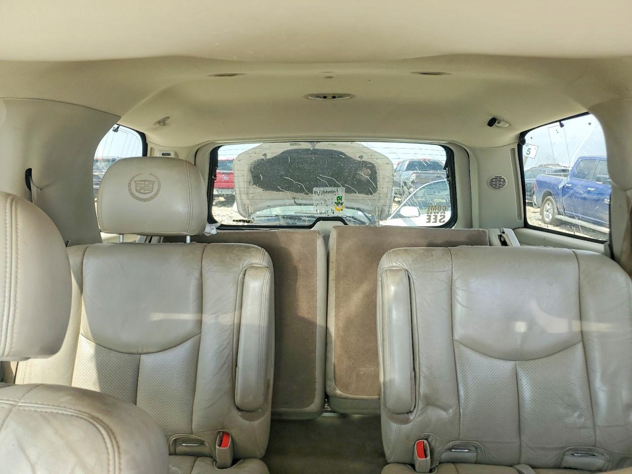 2004 Cadillac Escalade Luxury Белый vin: 1GYEK63N54R102674