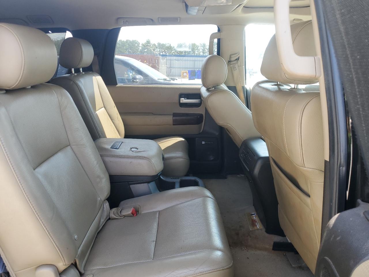 2011 Toyota Sequoia Platinum Black vin: 5TDDW5G13BS042898