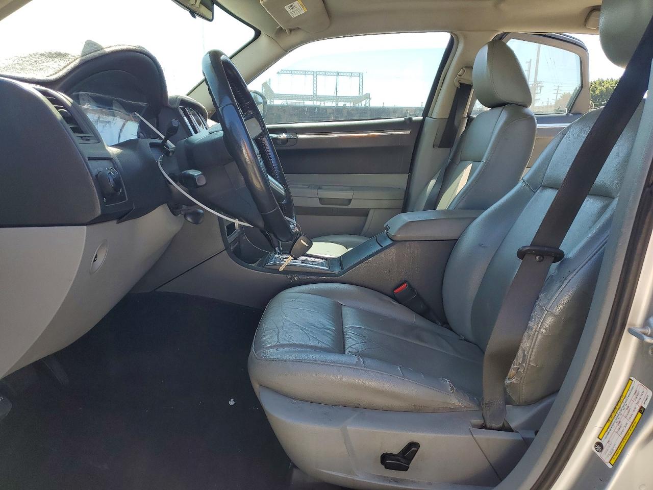 2007 Chrysler 300 Touring Silver vin: 2C3KA53G67H739878