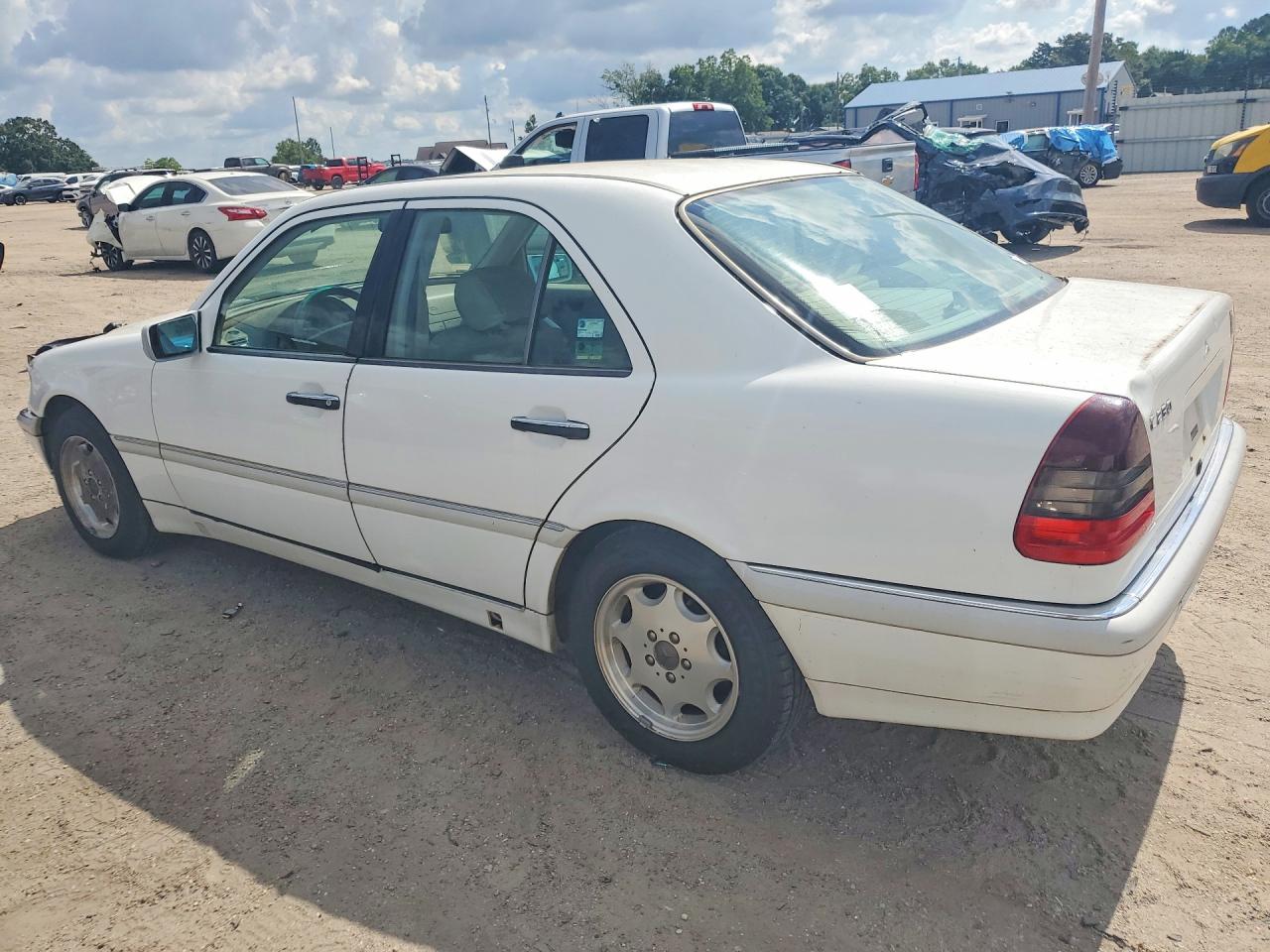 1998 Mercedes-benz C 230 White vin: WDBHA23G0WA636200