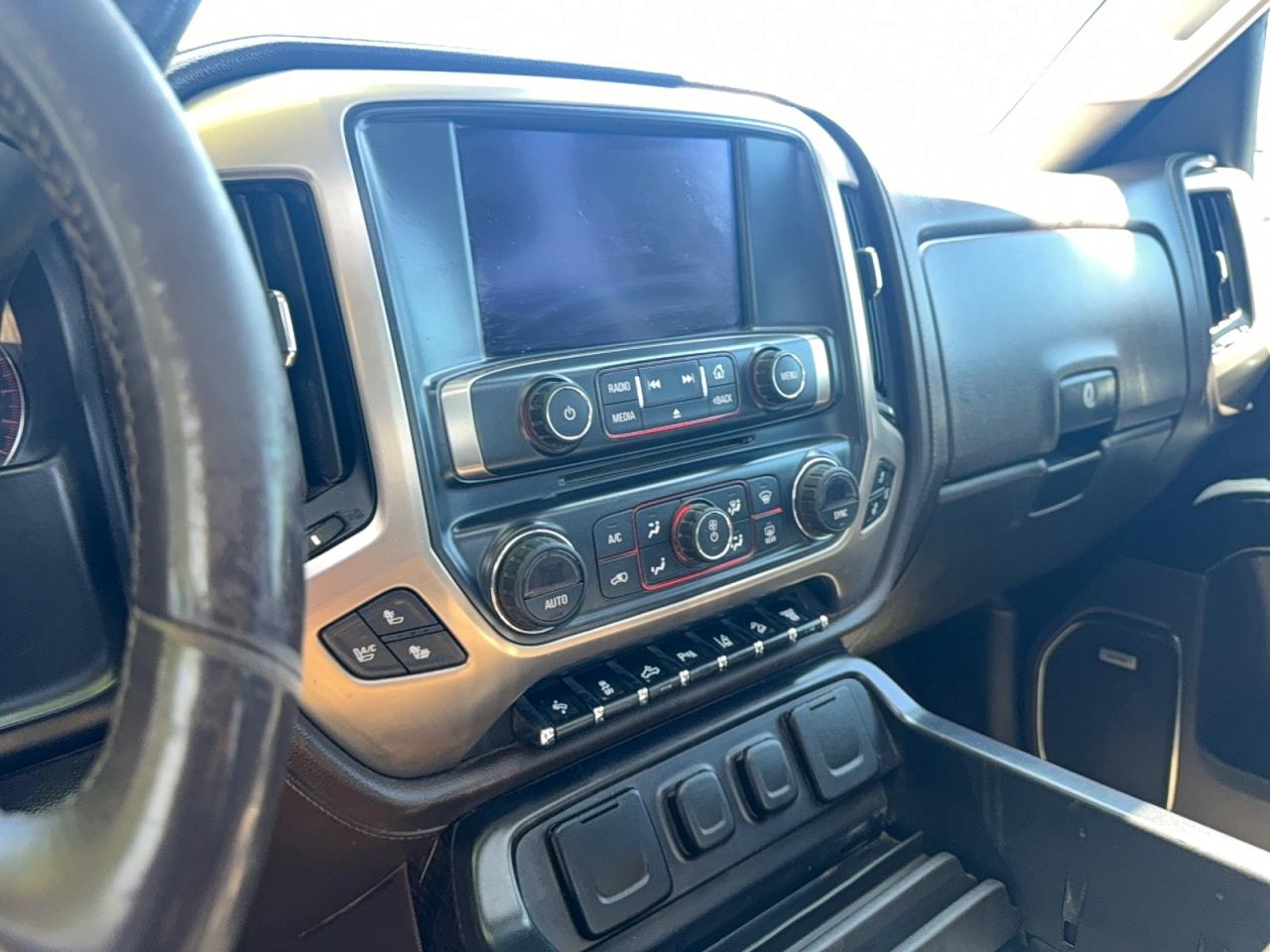 2015 Gmc Sierra K2500 Denali White vin: 1GT120E85FF601018
