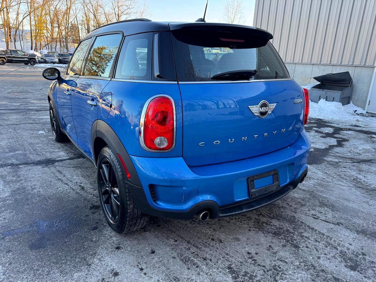 2014 Mini Cooper S Countryman Blue vin: WMWZC5C57EWP40651