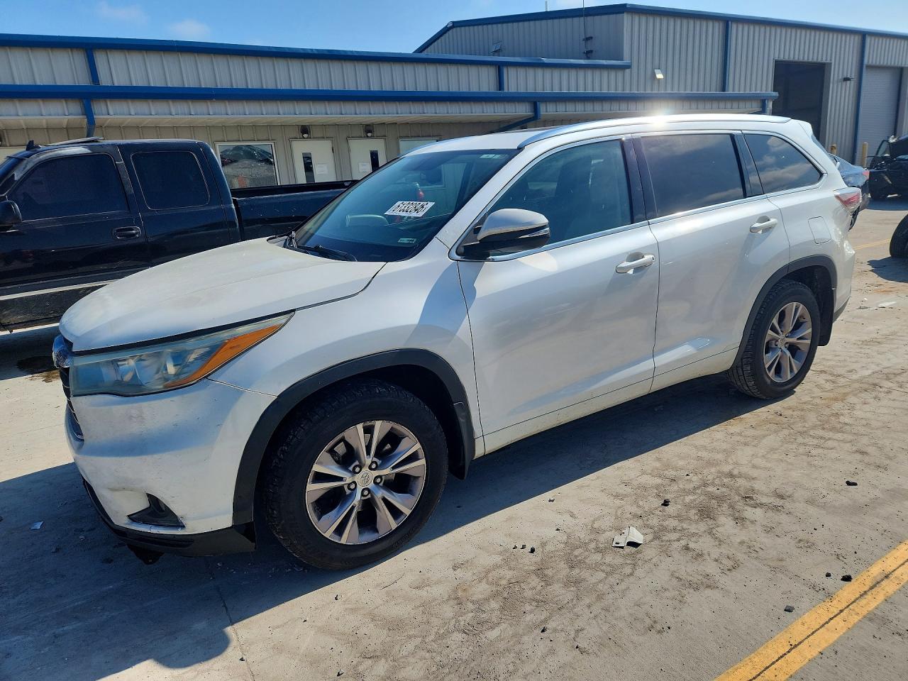 2015 Toyota Highlander Xle White vin: 5TDJKRFH7FS177070