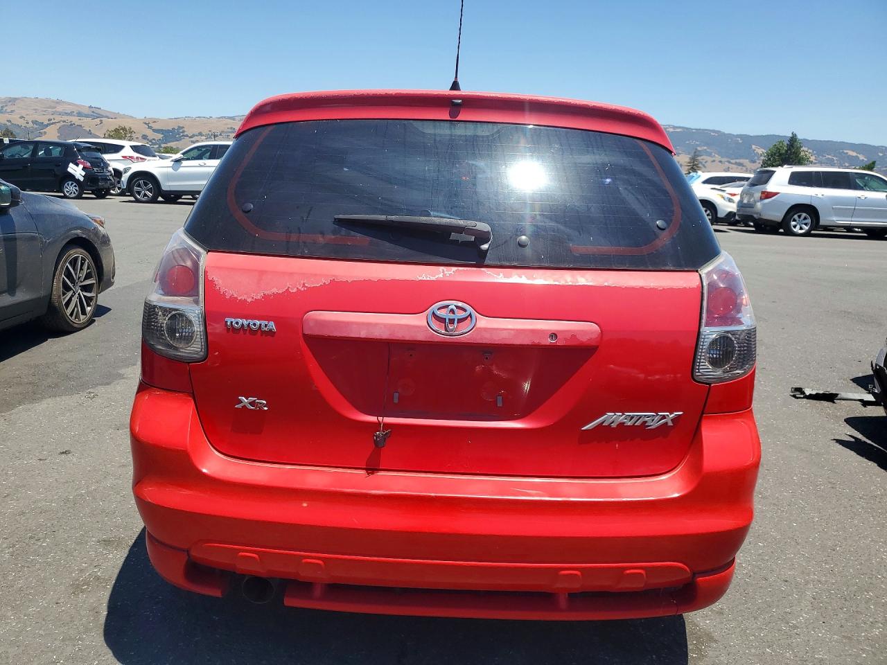2005 Toyota Corolla Matrix Xr Red vin: 2T1KR32E05C416636