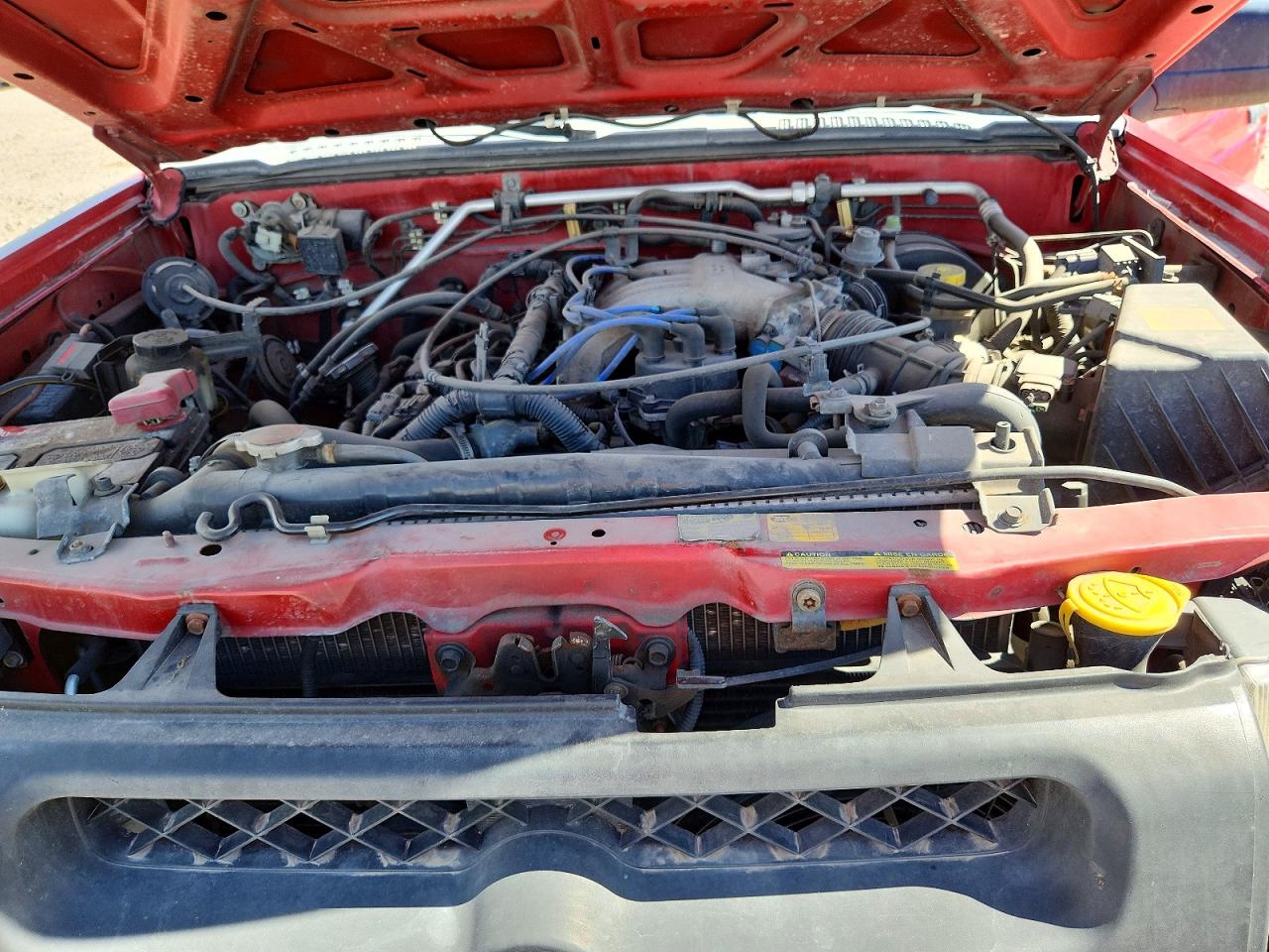 2000 Nissan Xterra Xe-v6 Red vin: 5N1ED28Y0YC528319