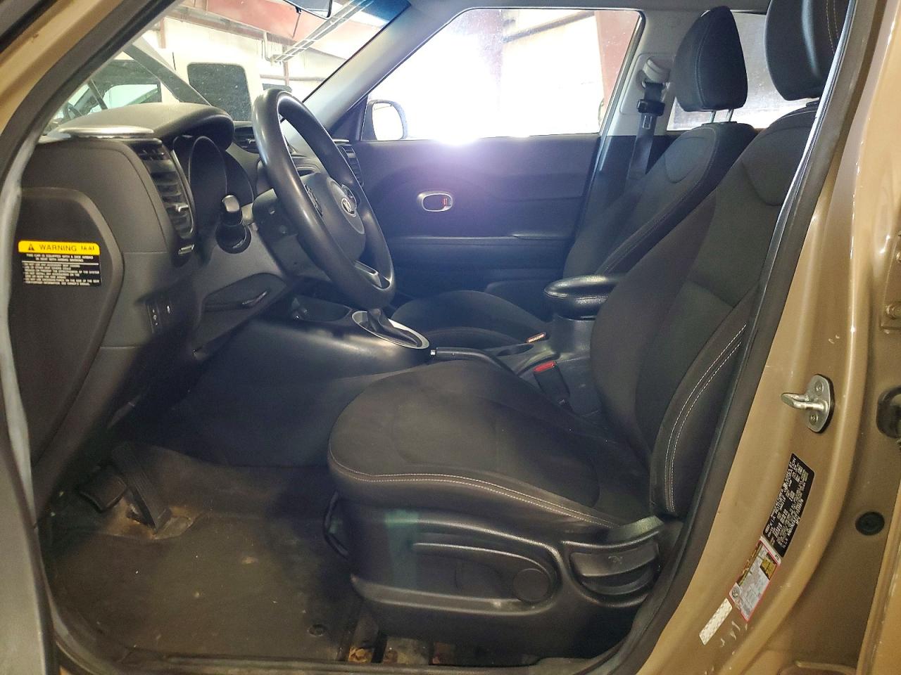 2015 Kia Soul Base Tan vin: KNDJN2A27F7231978