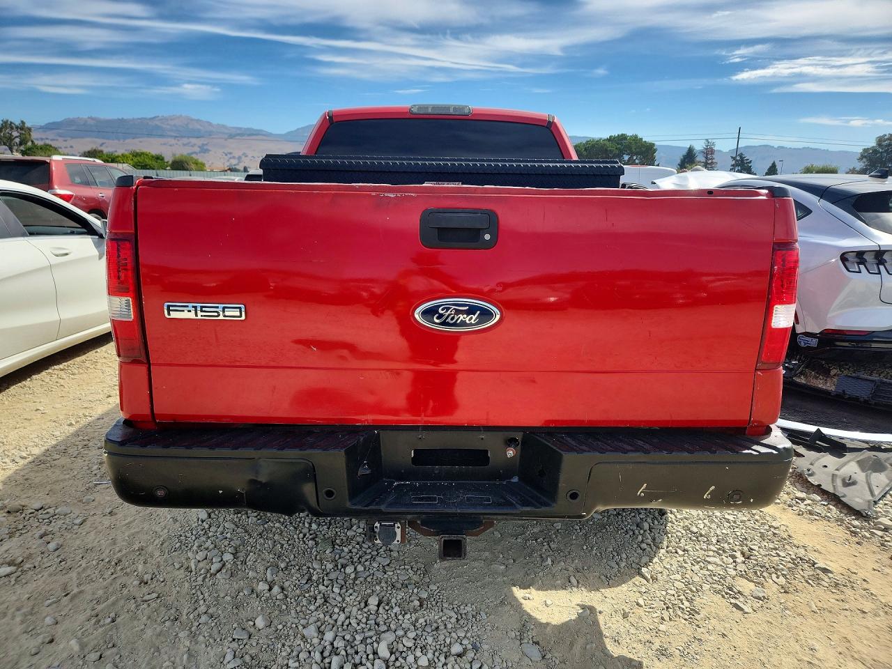 2004 Ford F150 Red vin: 1FTPX12564NA57658