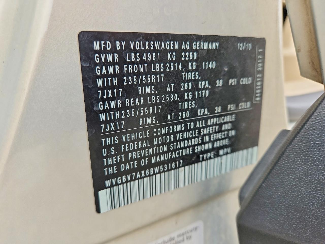 2011 Volkswagen Tiguan S Silver vin: WVGBV7AX6BW531617