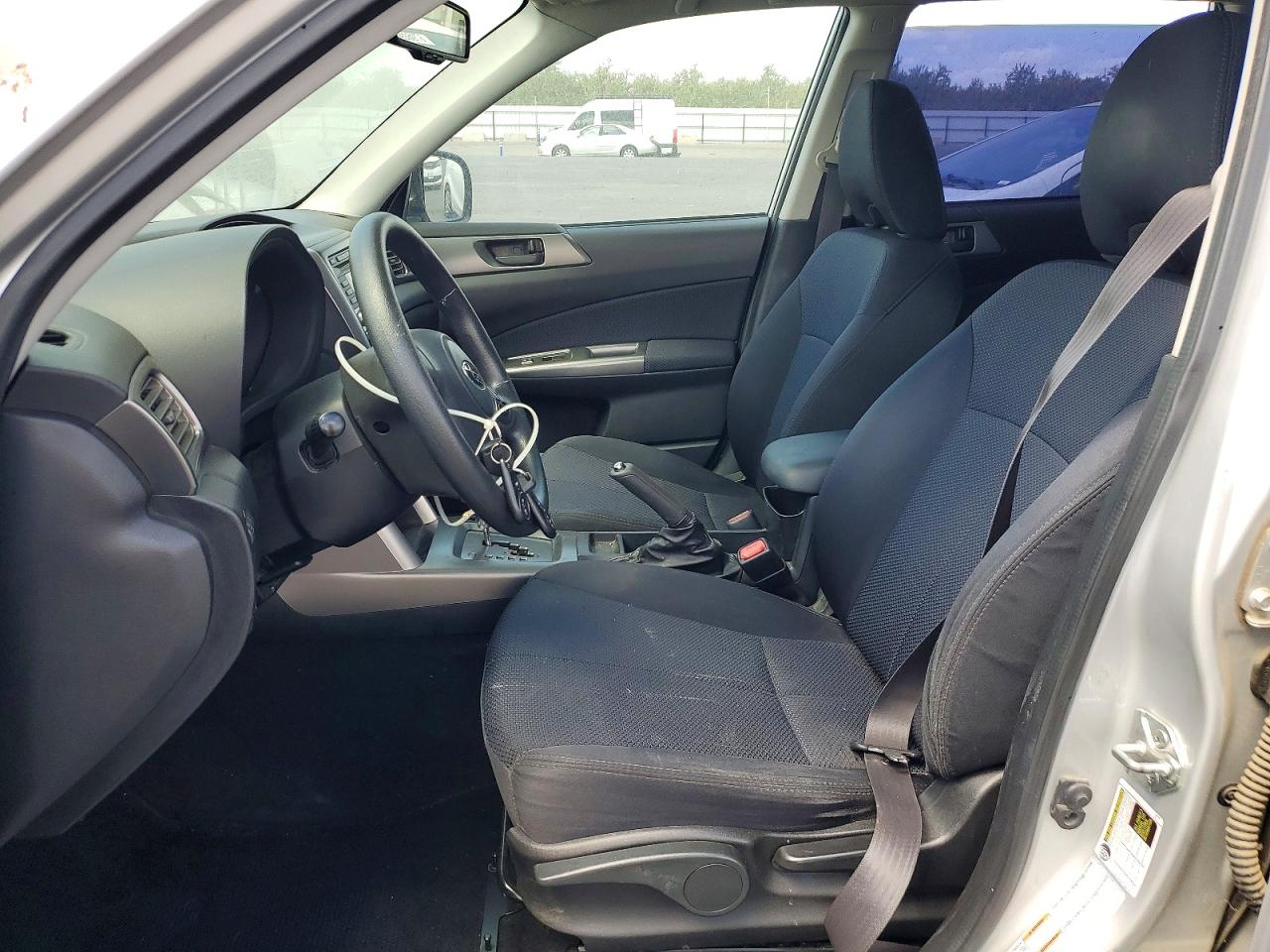 2011 Subaru Forester 2.5x Silver vin: JF2SHABC9BH748024