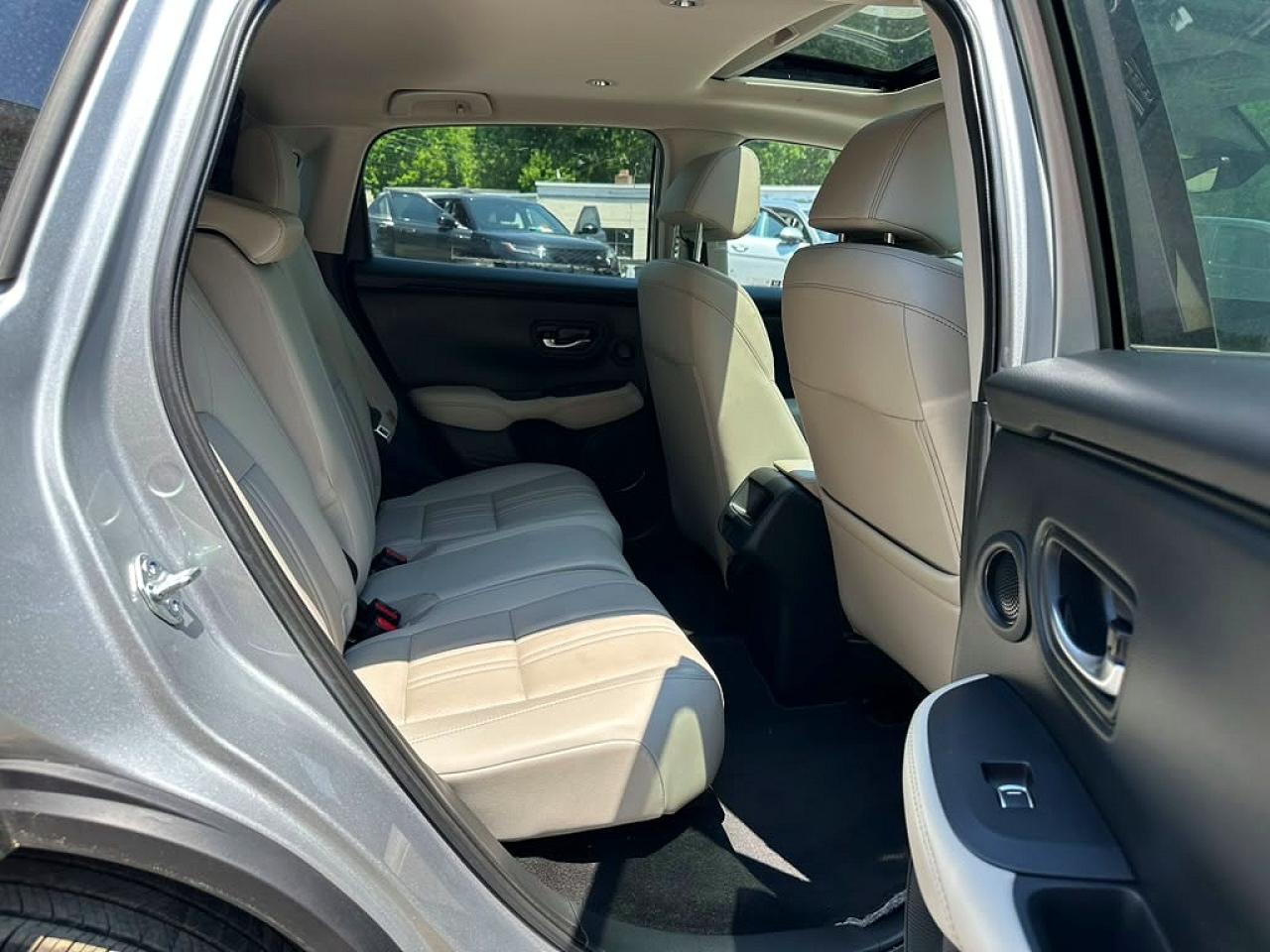 2025 Honda Hr-v Exl Silver vin: 3CZRZ2H77SM772855