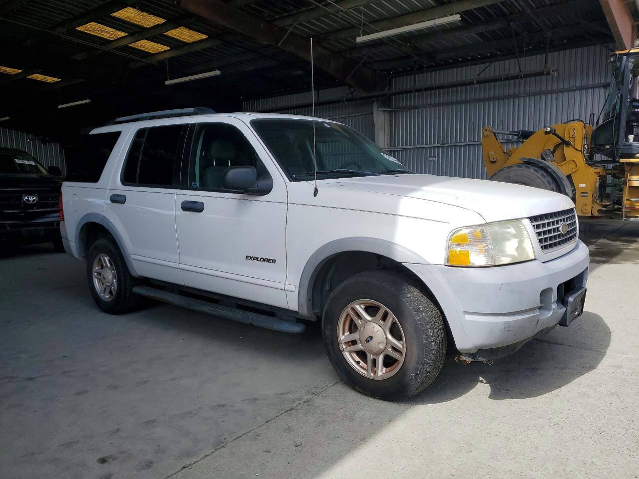 2002 Ford Explorer White vin: 1FMZU72K22ZC98239