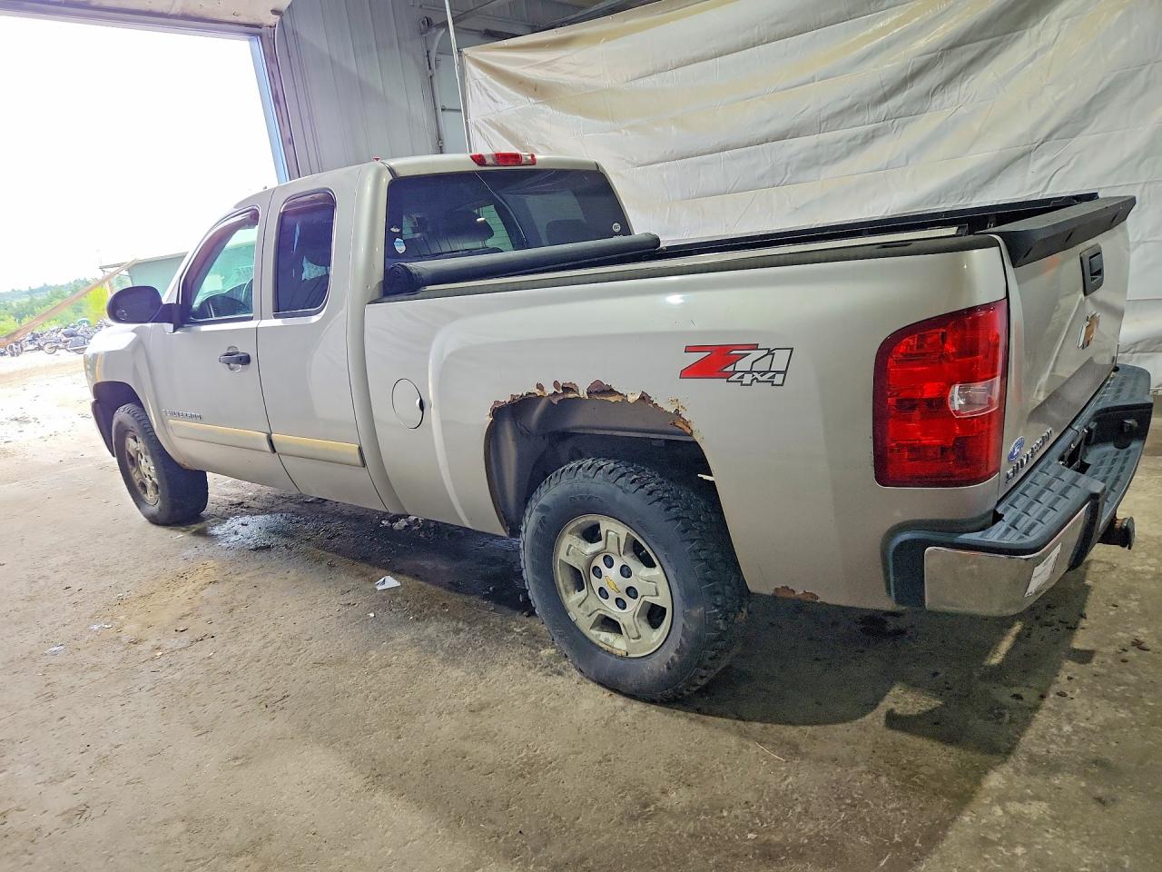 2008 Chevrolet Silverado K1500 Silver vin: 2GCEK19J081107339