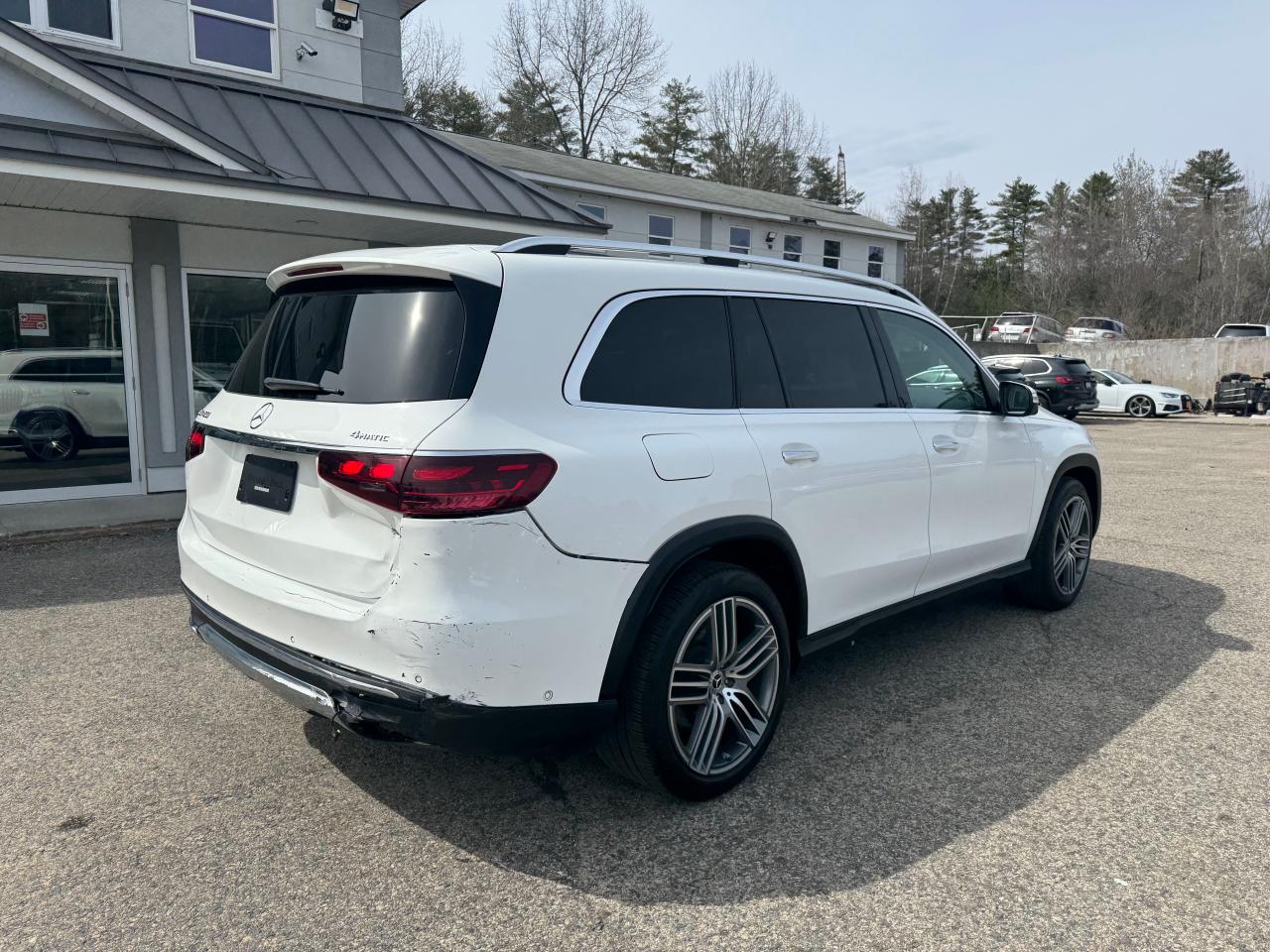 2024 Mercedes-benz Gls 450 4matic White vin: 4JGFF5KE4RB041758