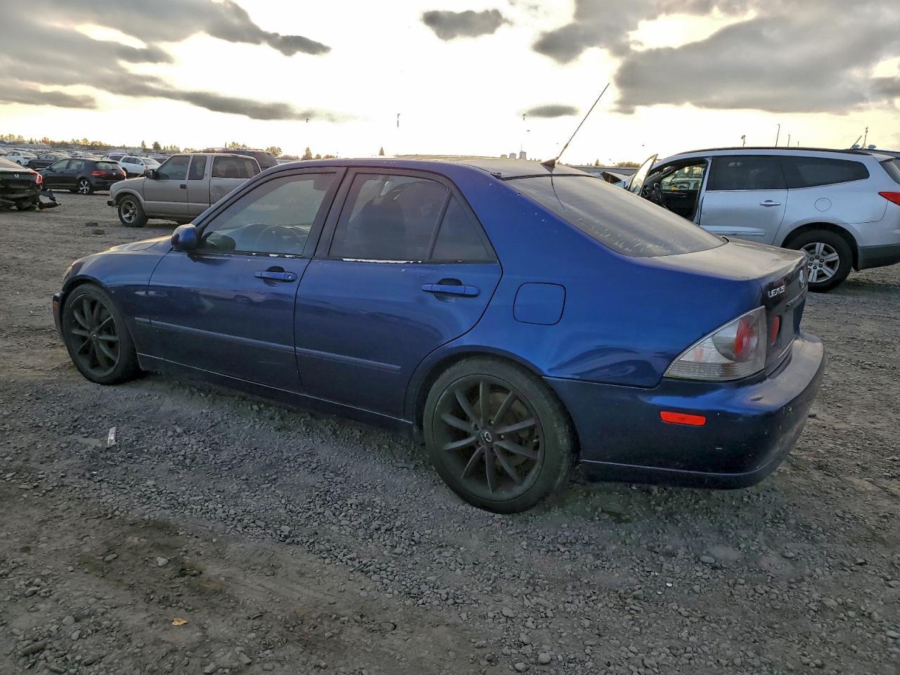 2001 Lexus Is 300 Blue vin: JTHBD182510007793