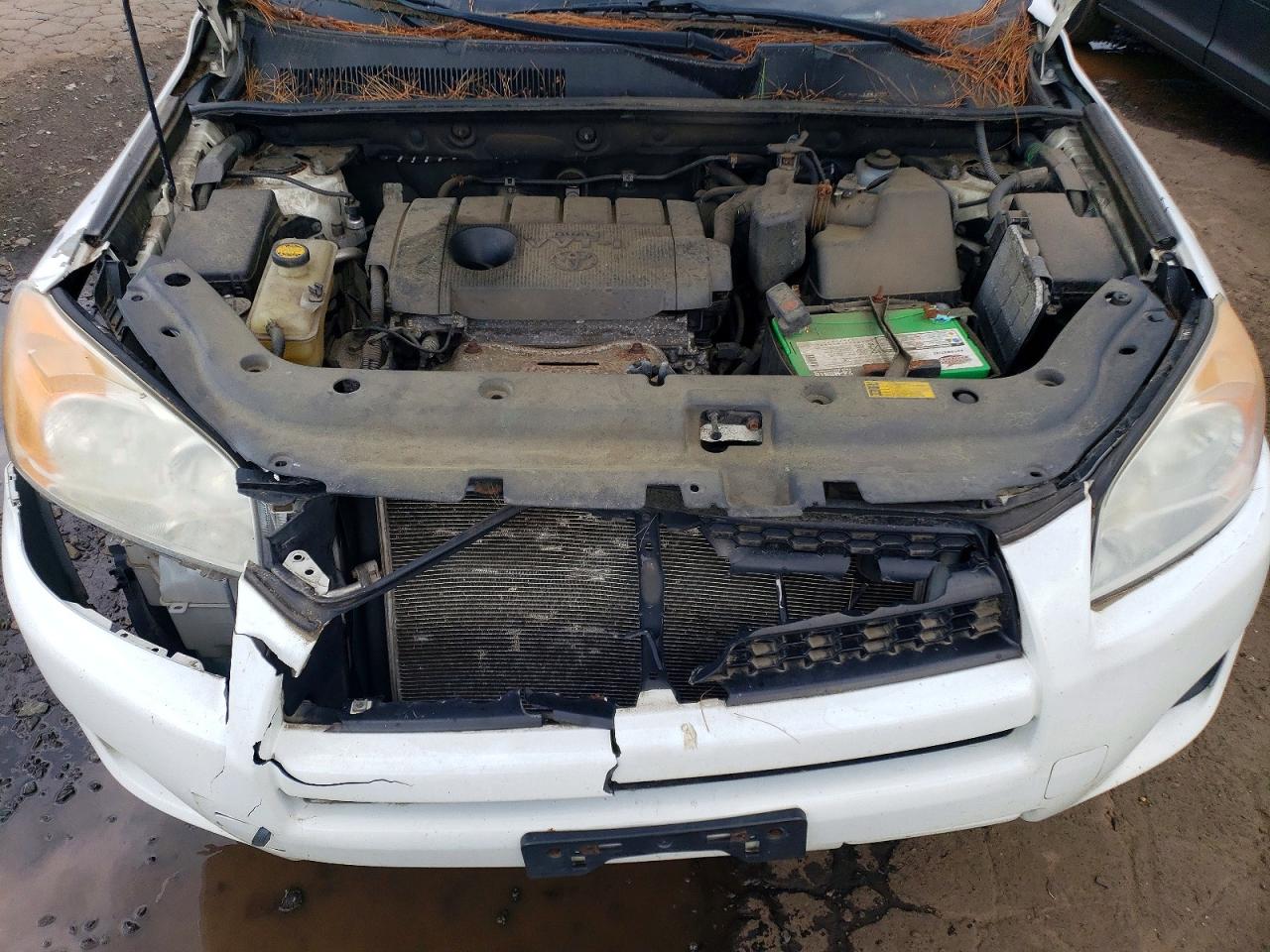 2012 Toyota Rav4 Base White vin: 2T3BF4DV9CW197965