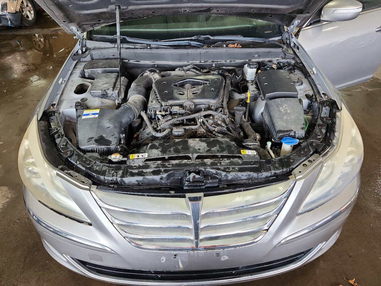 2012 Hyundai Genesis 3.8l Silver vin: KMHGC4DD5CU187464